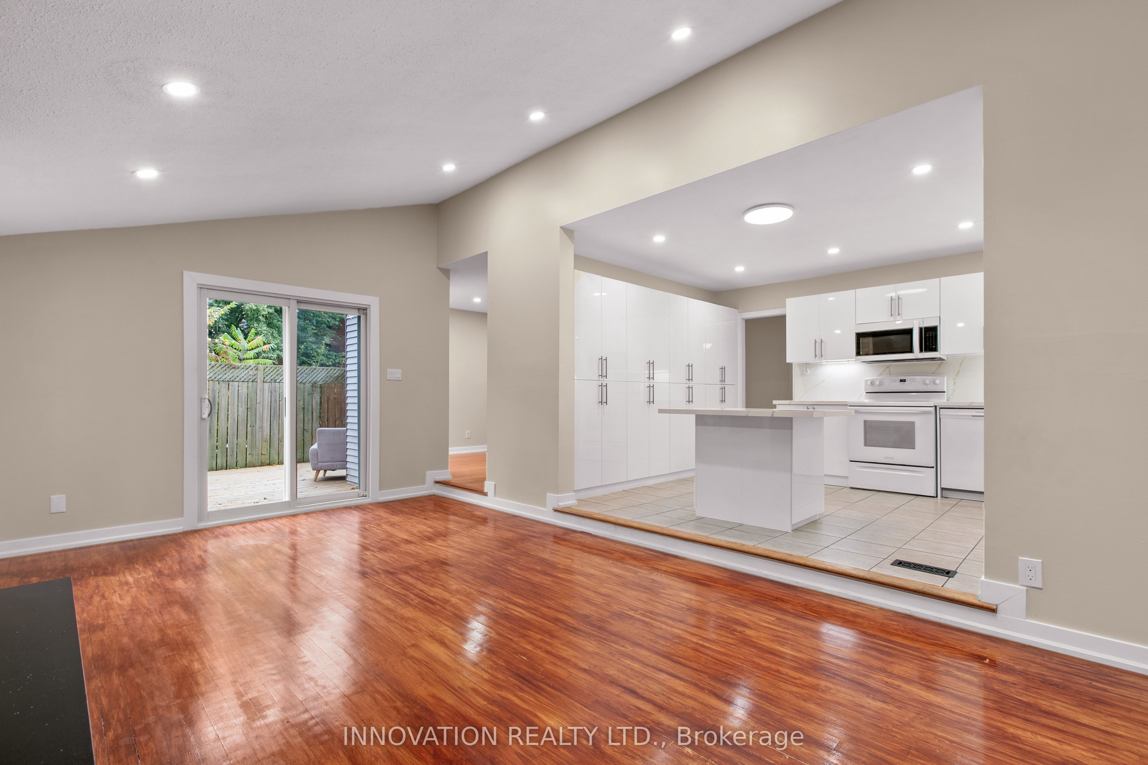 2 Hackett Street Property Photo 17