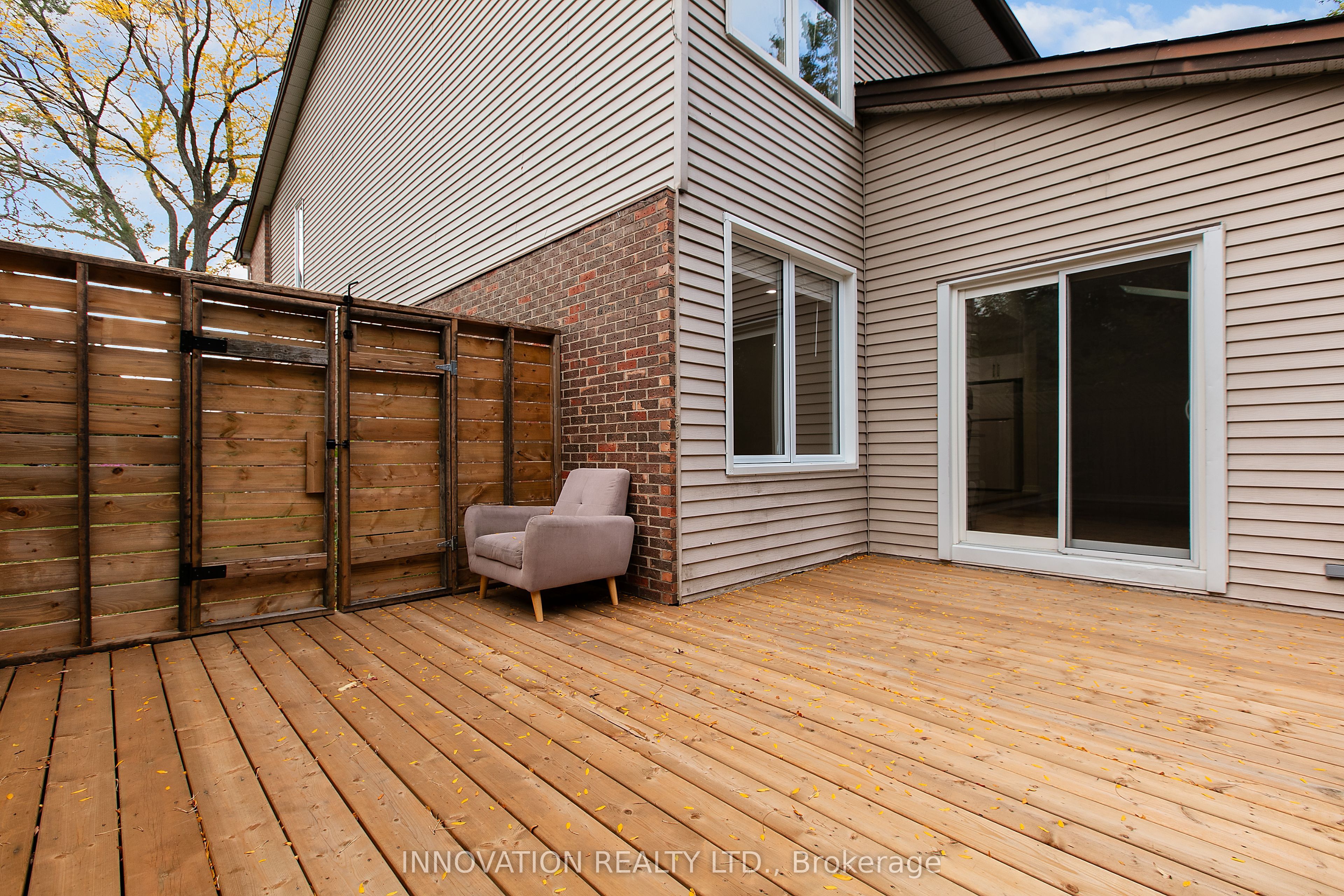 2 Hackett Street Property Photo 33