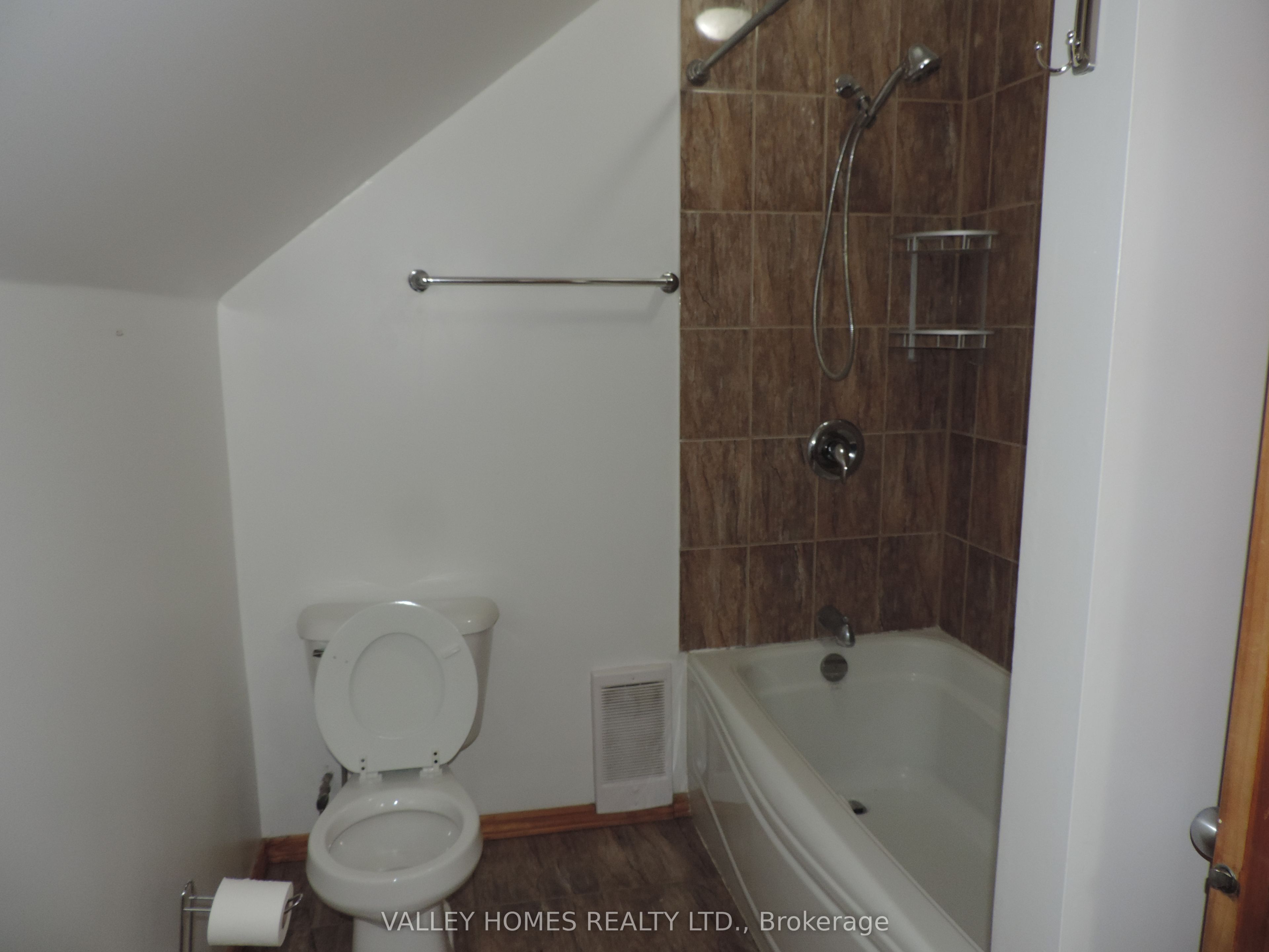 11768 Highway 7 Highway Property Photo 8