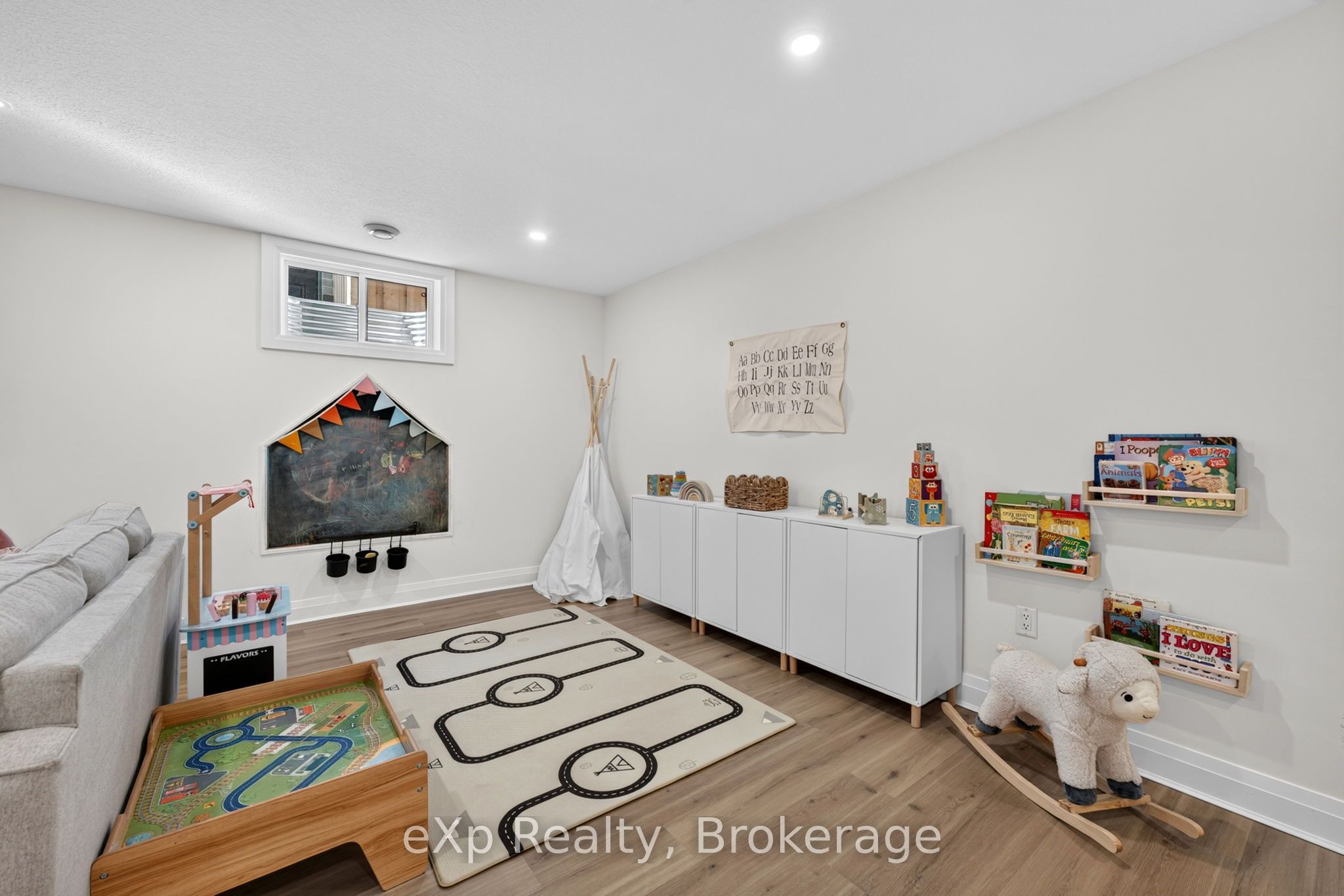 160 Orr Street Property Photo 30