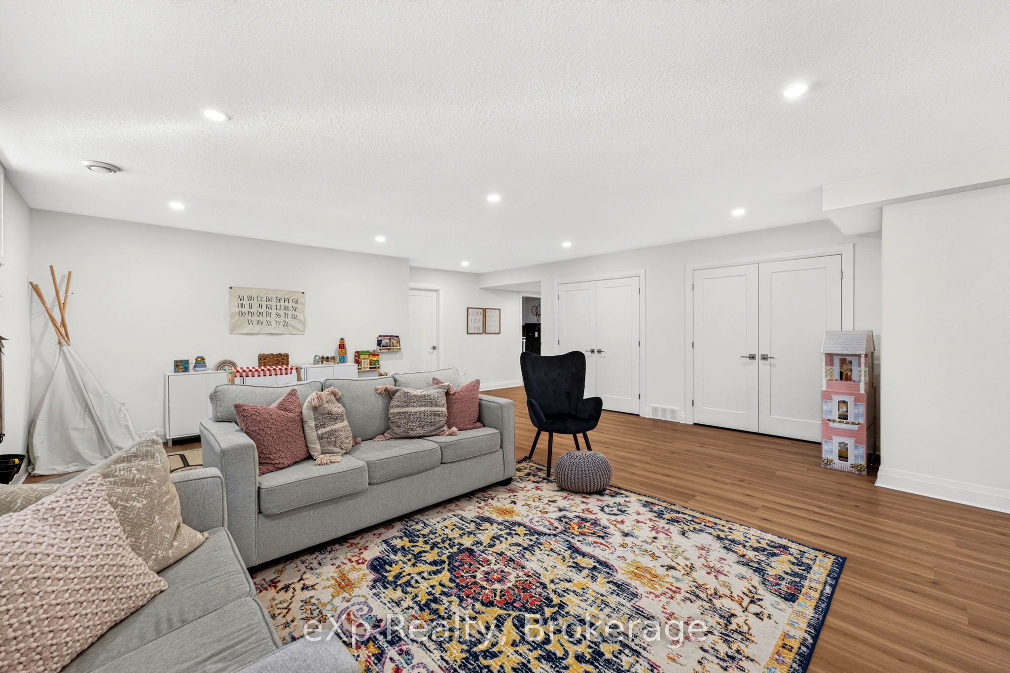 160 Orr Street Property Photo 32