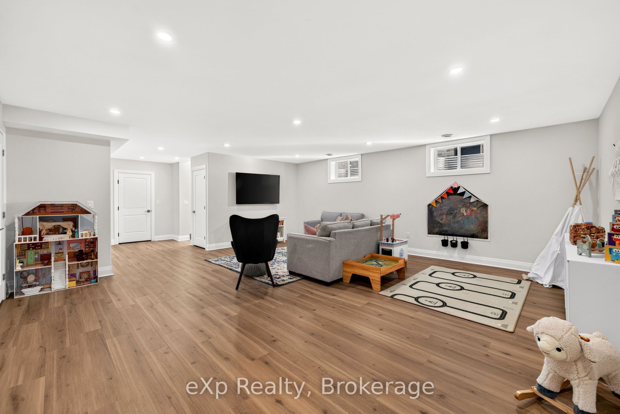 160 Orr Street Property Photo 33
