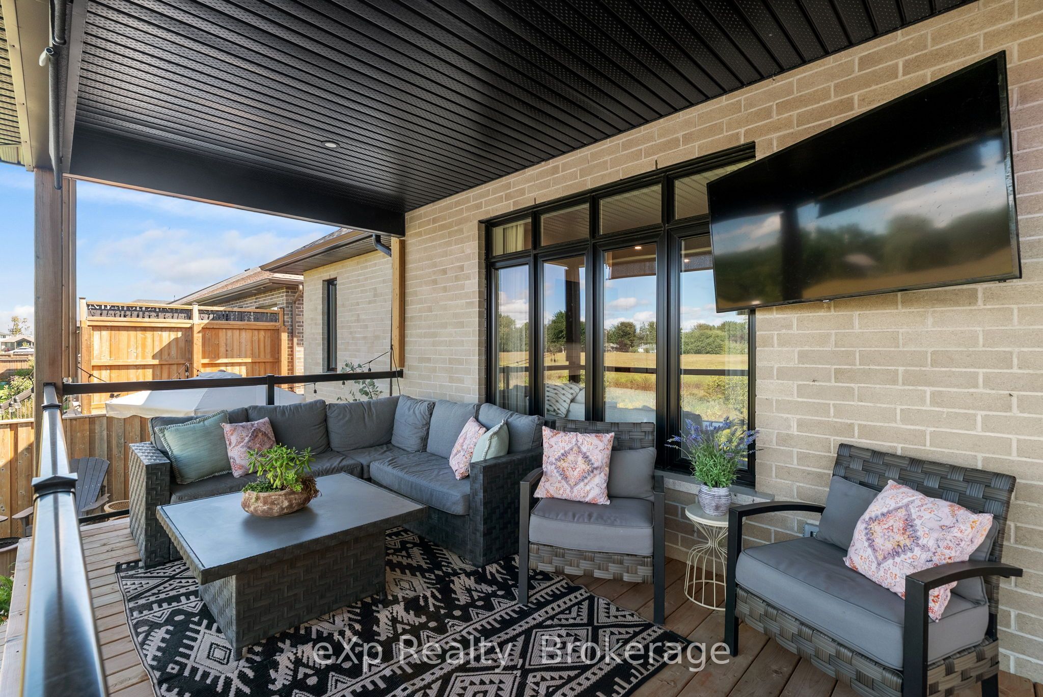 160 Orr Street Property Photo 42