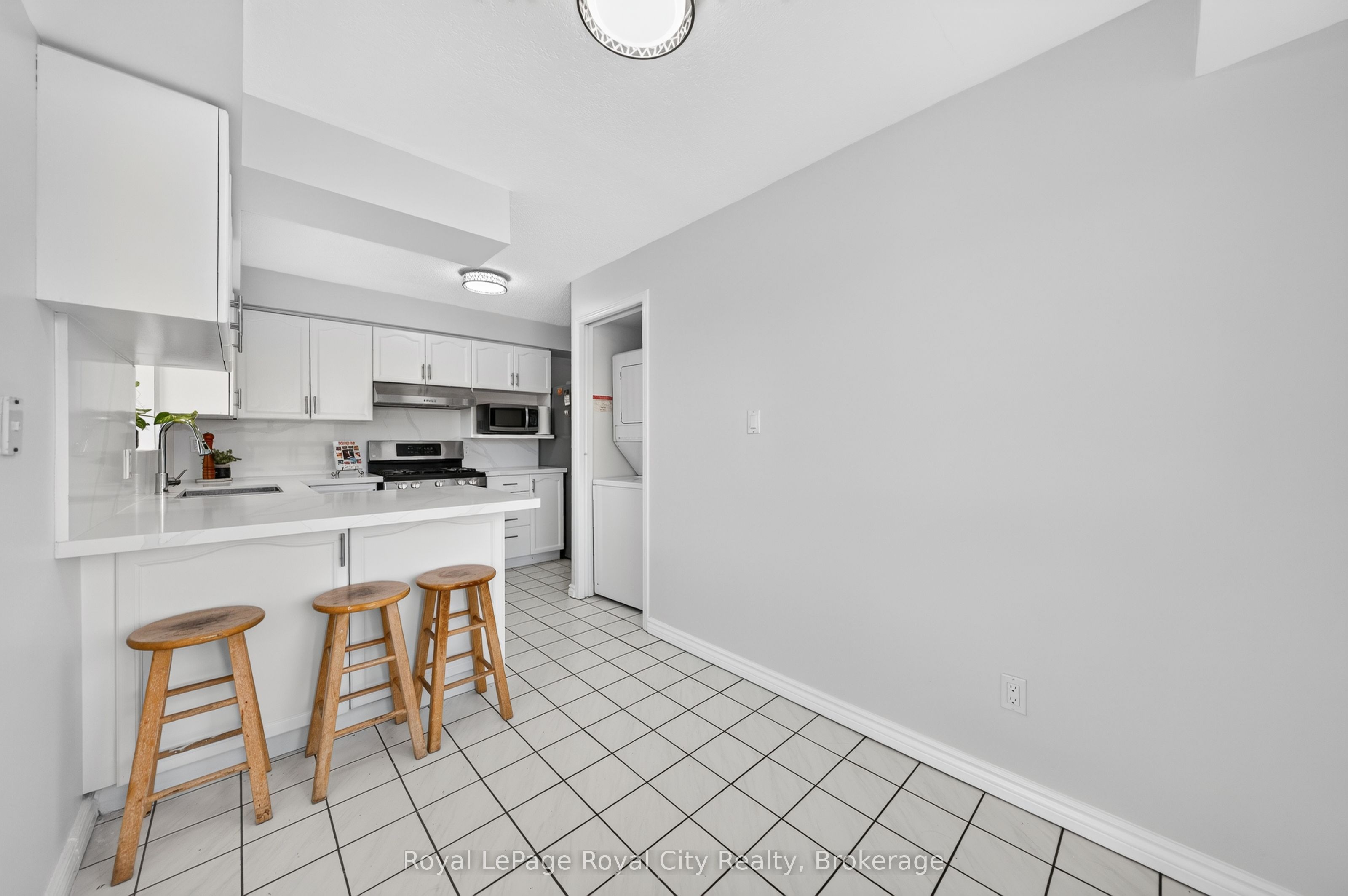 281 Bristol Street 701 Property Photo 11