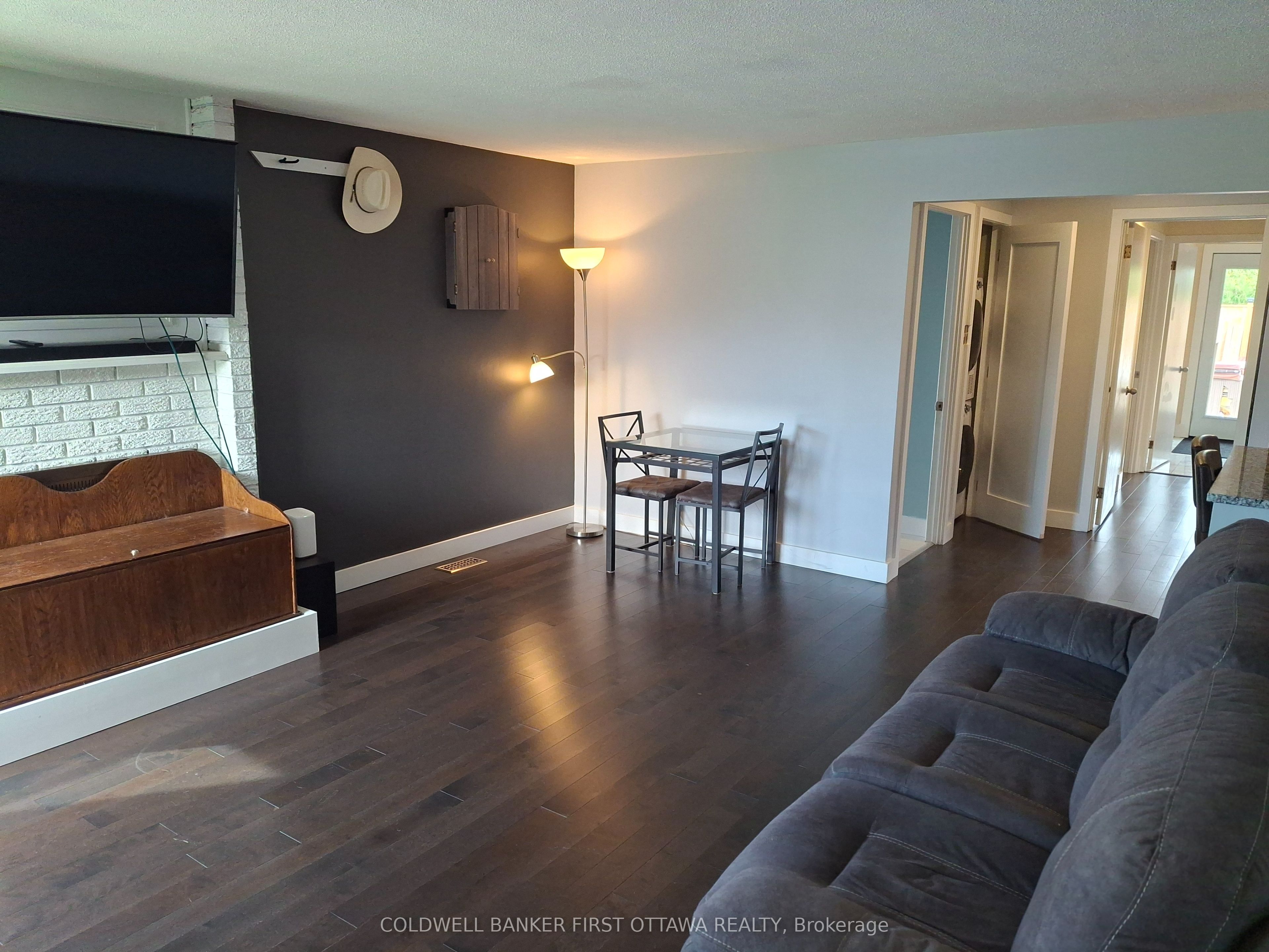 30 Lansfield Way Property Photo 2