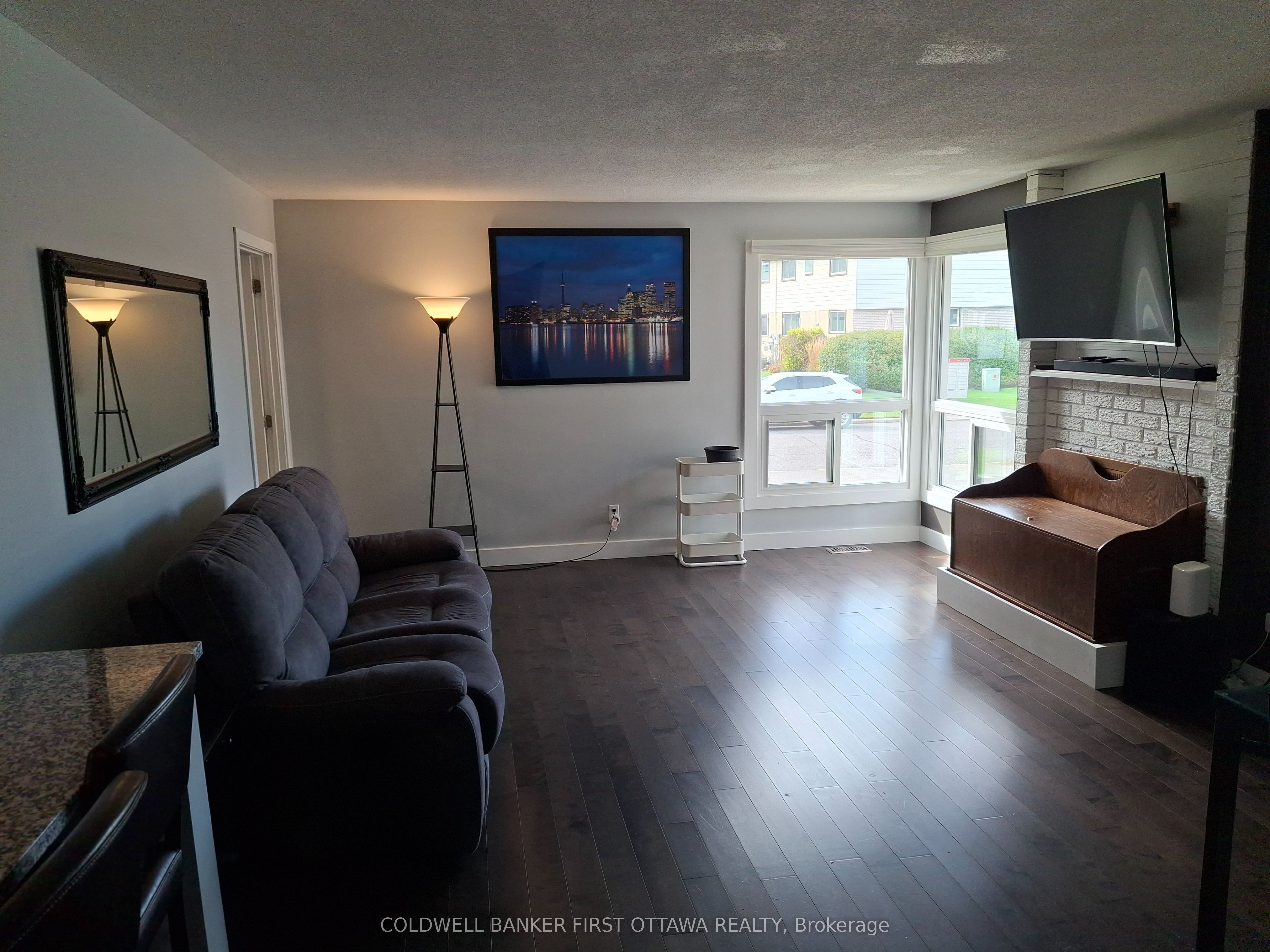 30 Lansfield Way Property Photo 3