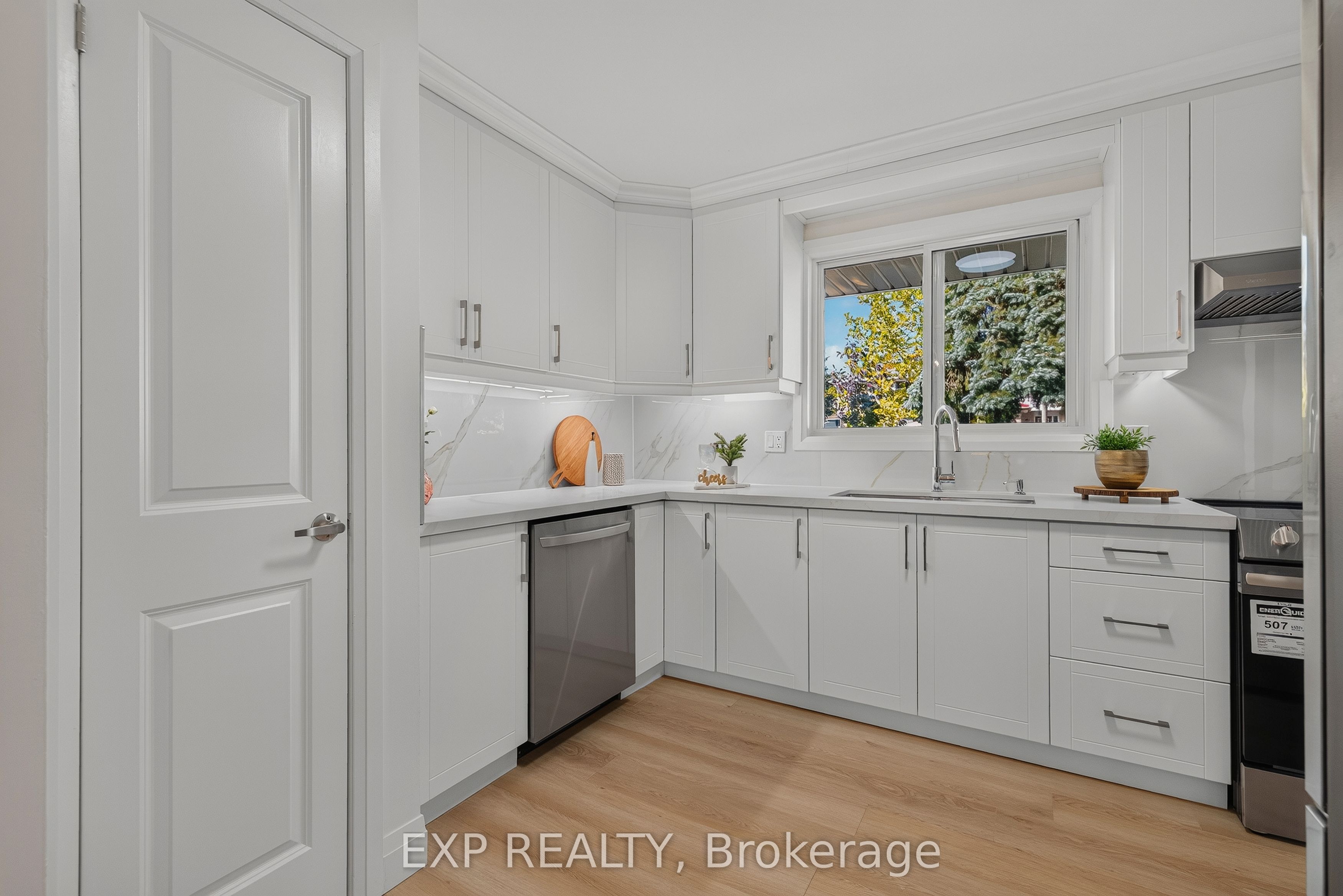 103 Dalegrove Drive Property Photo 16