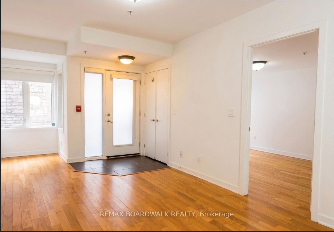 458d King Edward Avenue 209 Property Photo 1