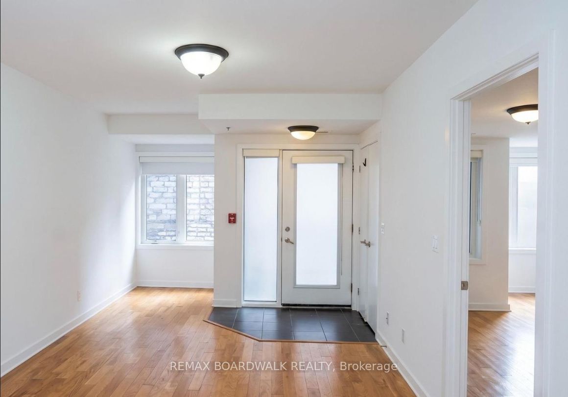458d King Edward Avenue 209 Property Photo 2