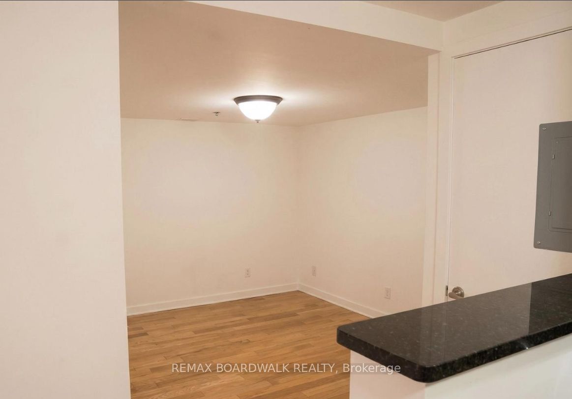 458d King Edward Avenue 209 Property Photo 5