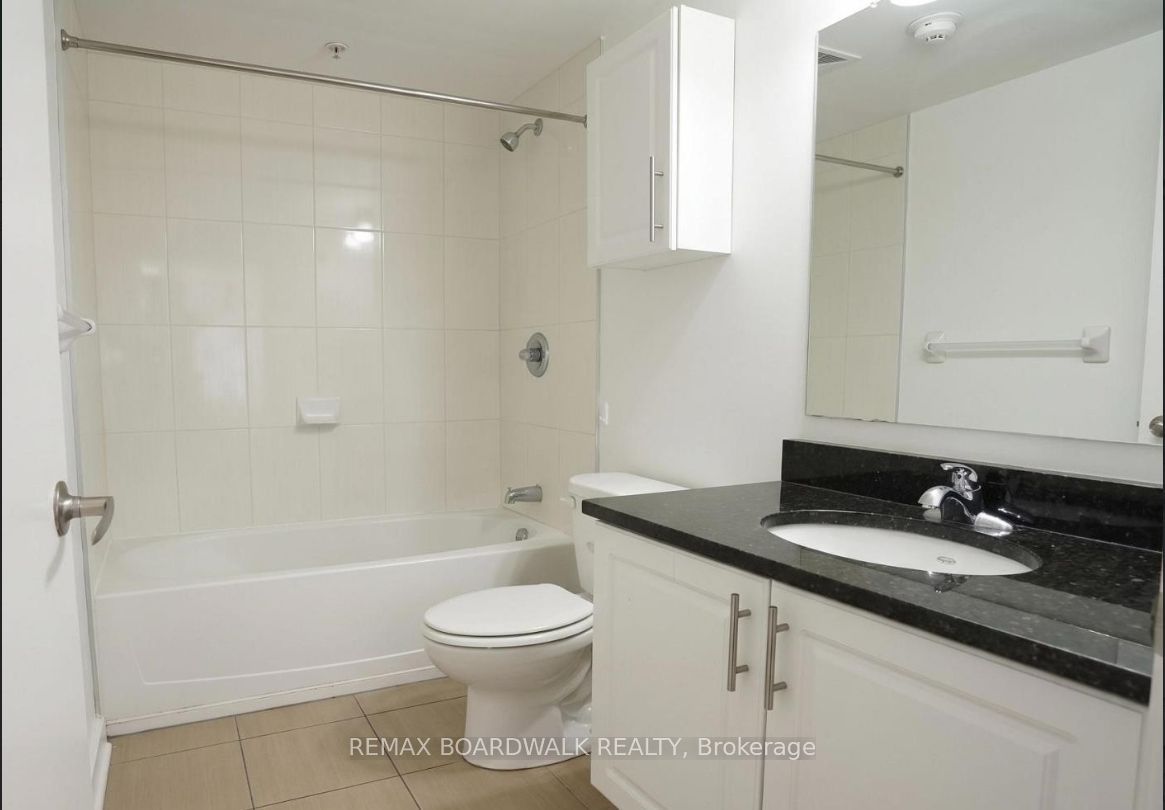 458d King Edward Avenue 209 Property Photo 11