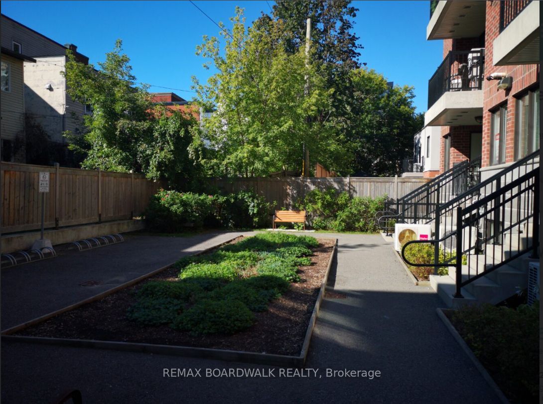 458d King Edward Avenue 209 Property Photo 12