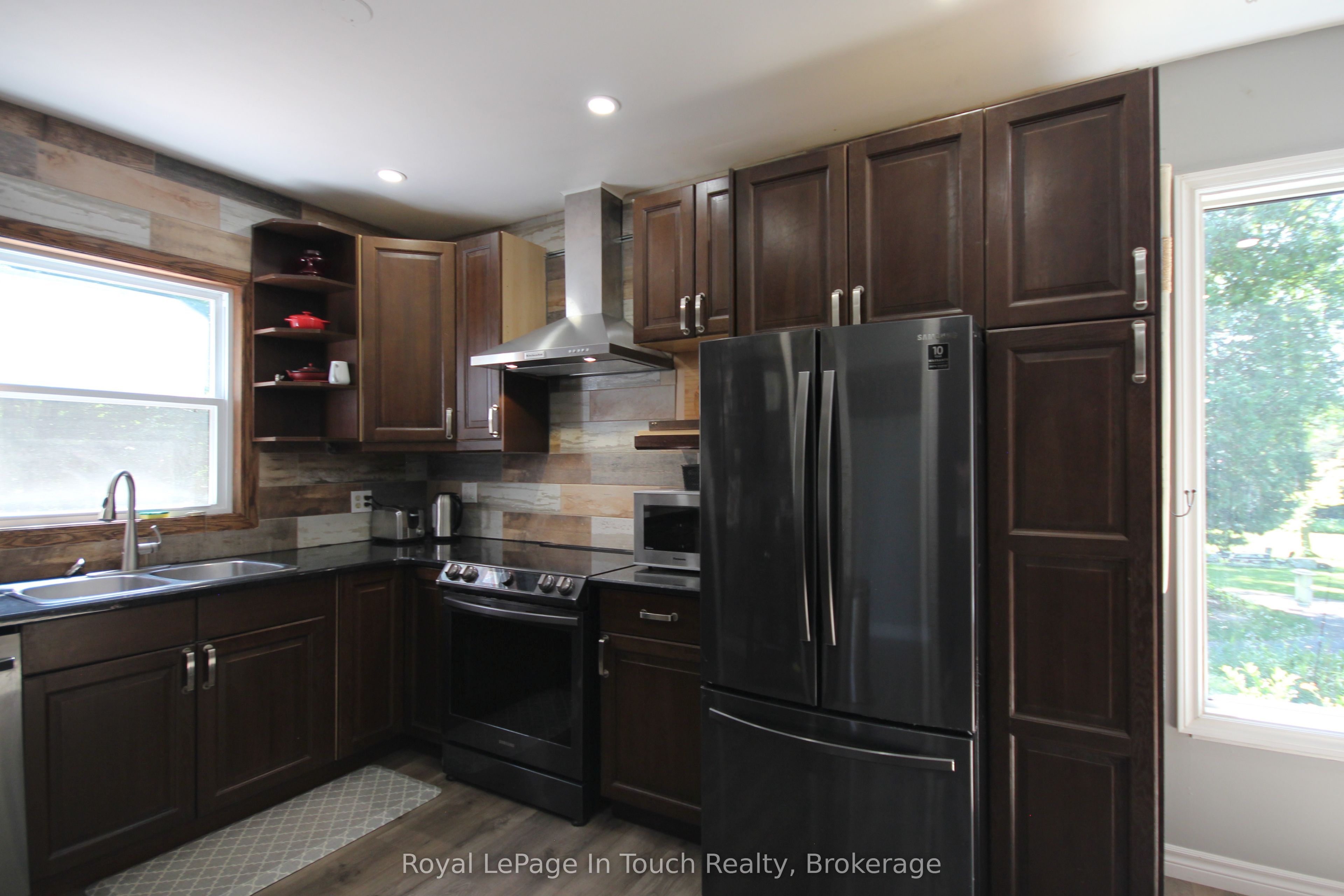 18 Shady Glen Lane Property Photo 8