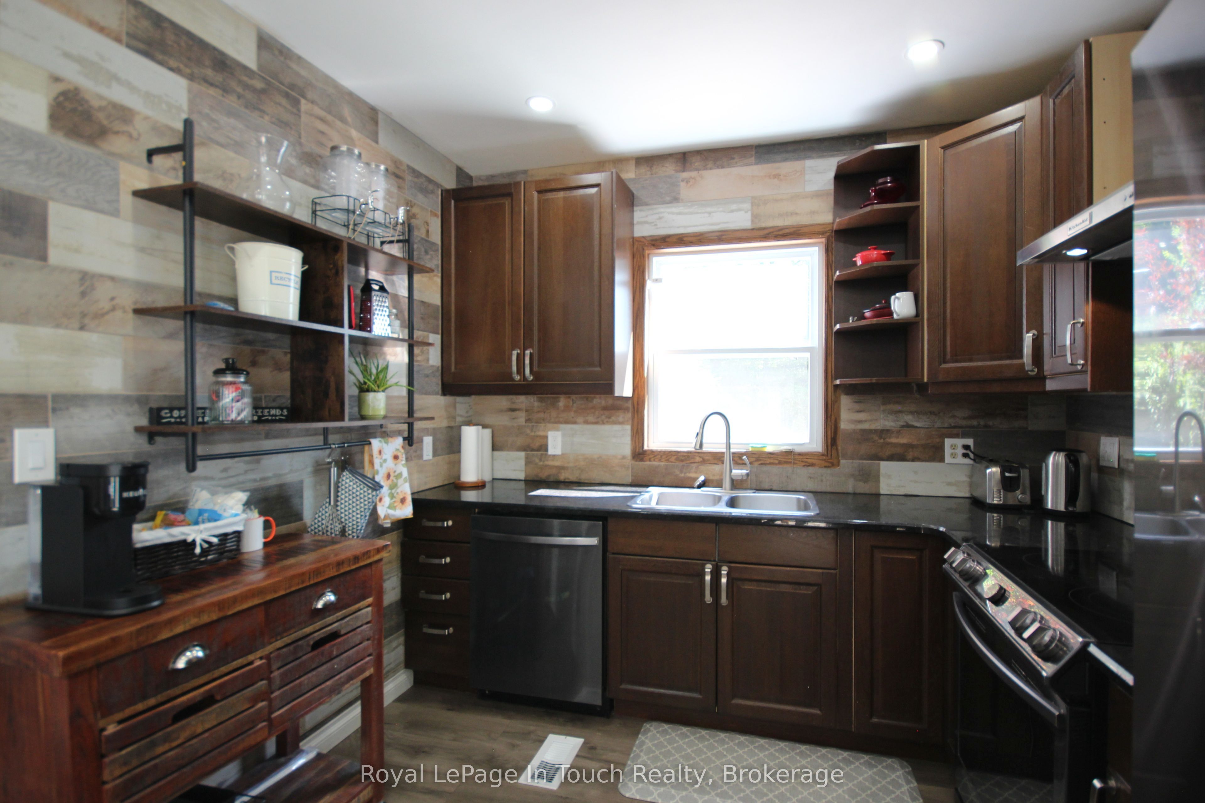18 Shady Glen Lane Property Photo 9