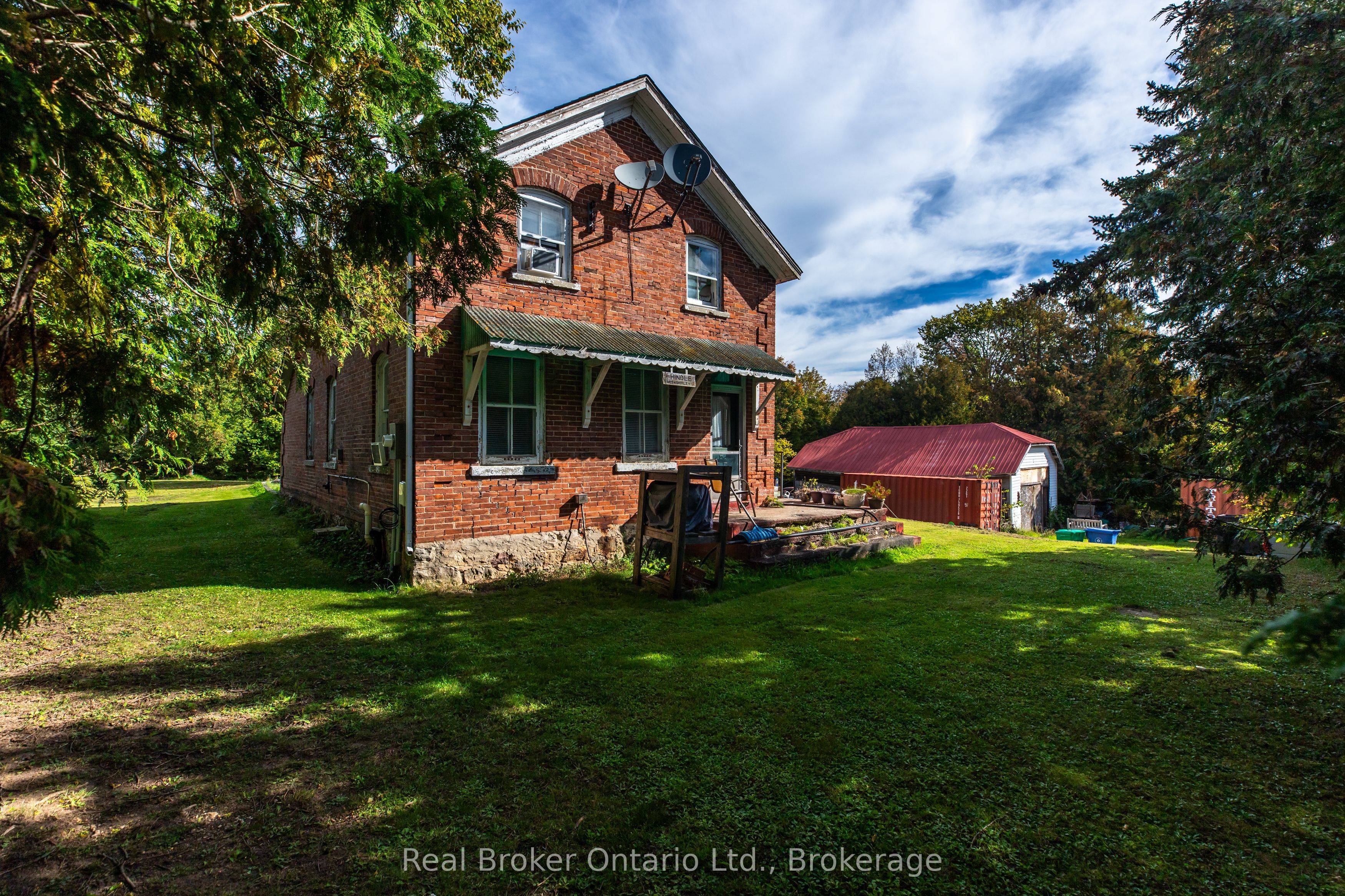 776813 Highway 10 Property Photo 3