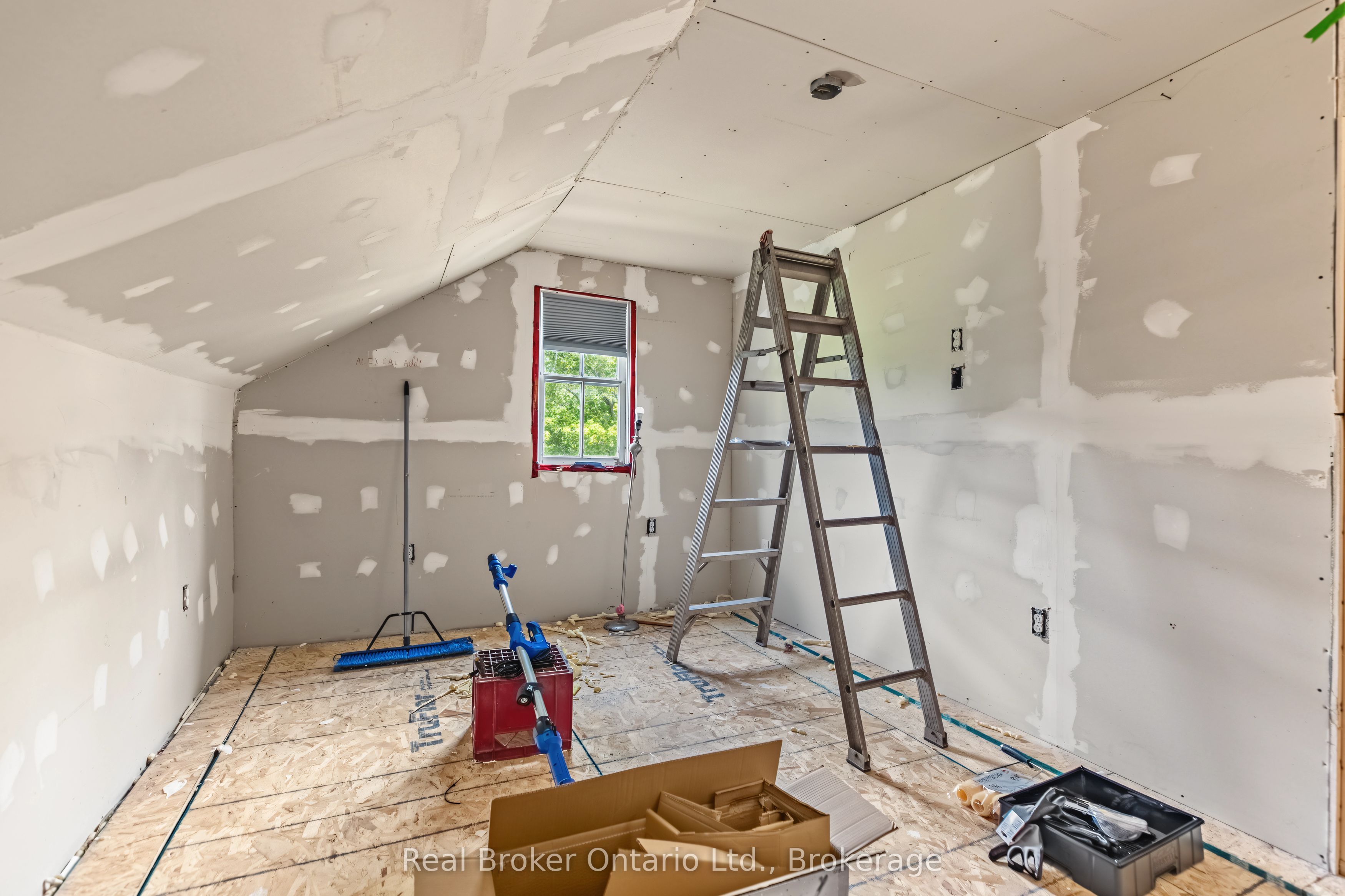 776813 Highway 10 Property Photo 5