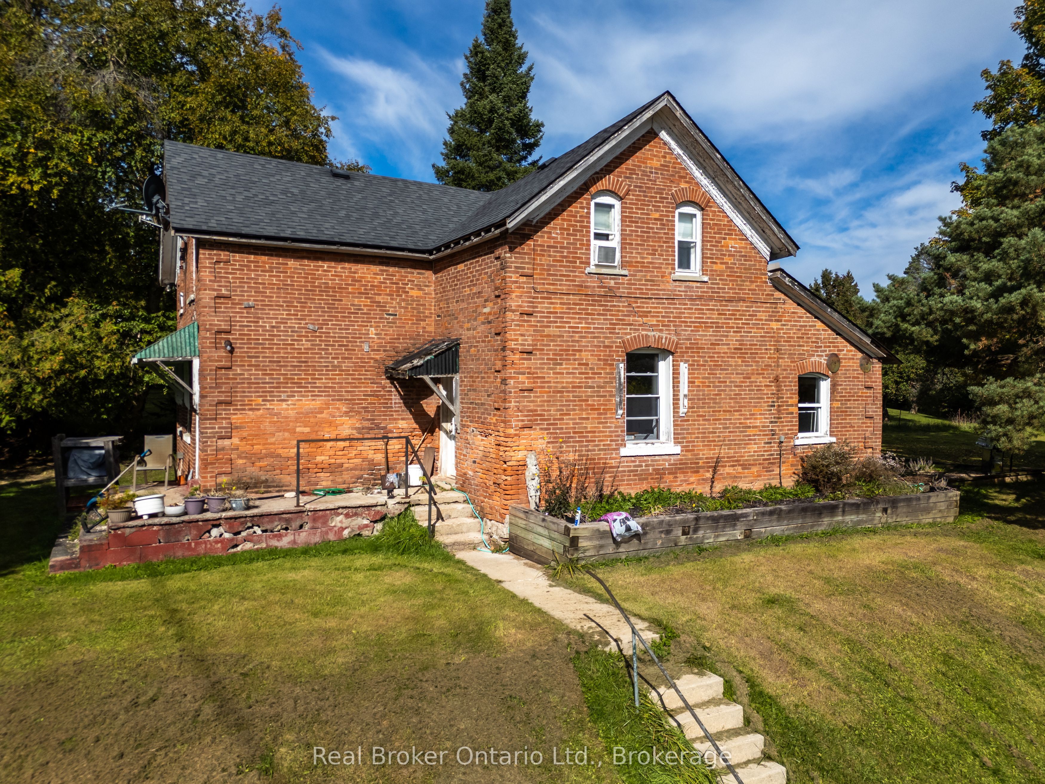 776813 Highway 10 Property Photo 34
