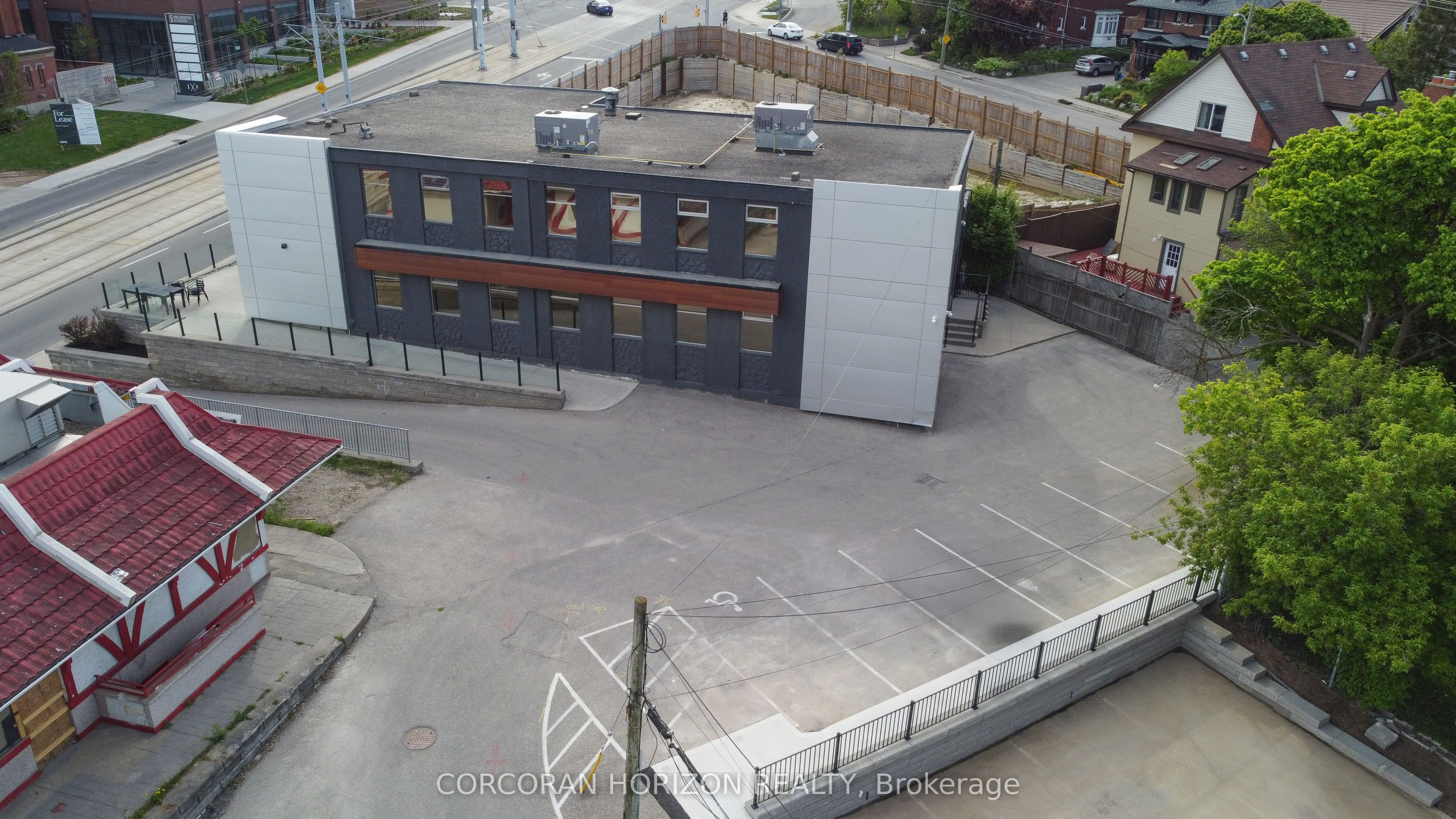 618 King Street W Property Photo 15