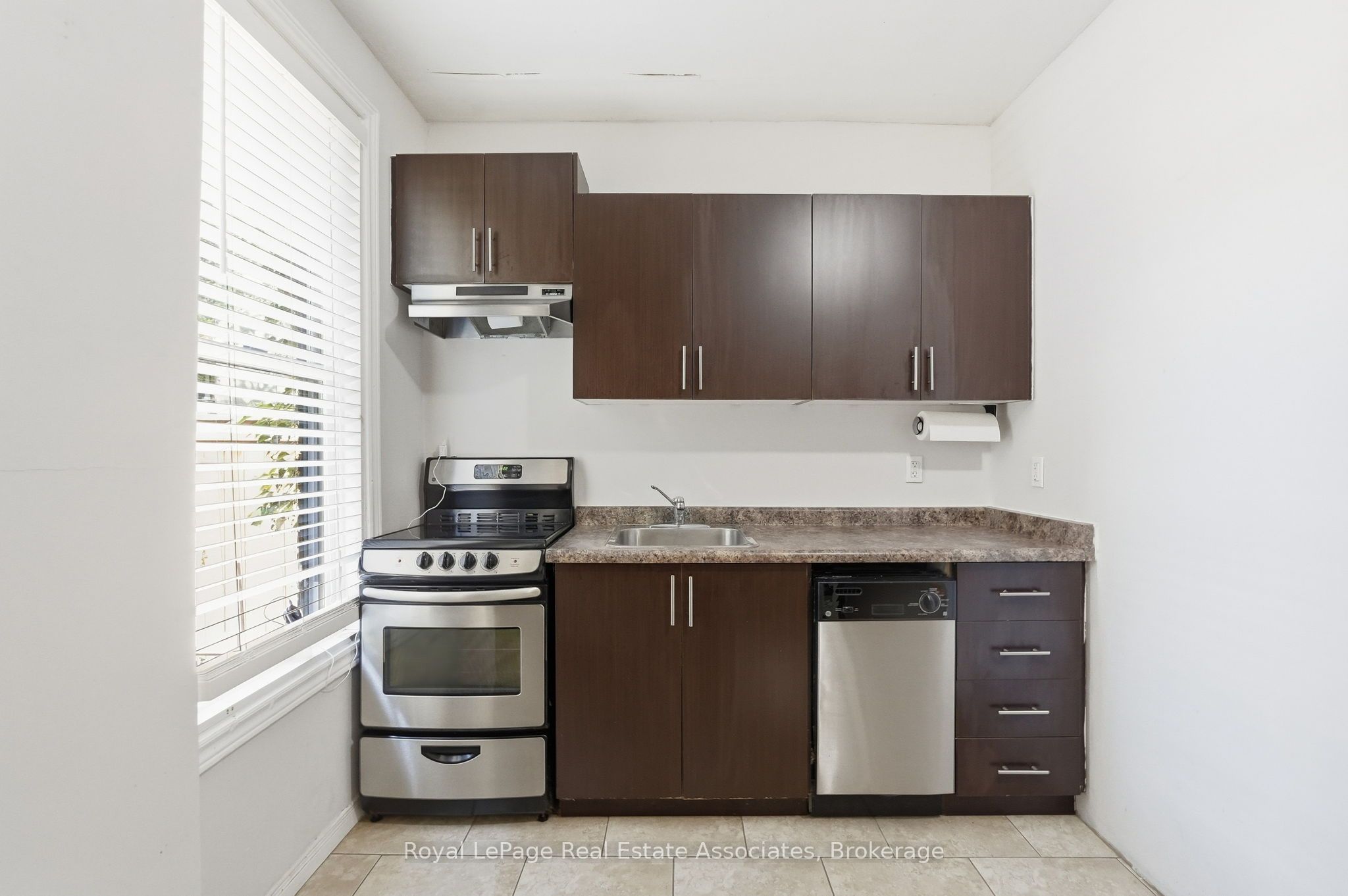 51 Wellington Street N 1 Property Photo 15