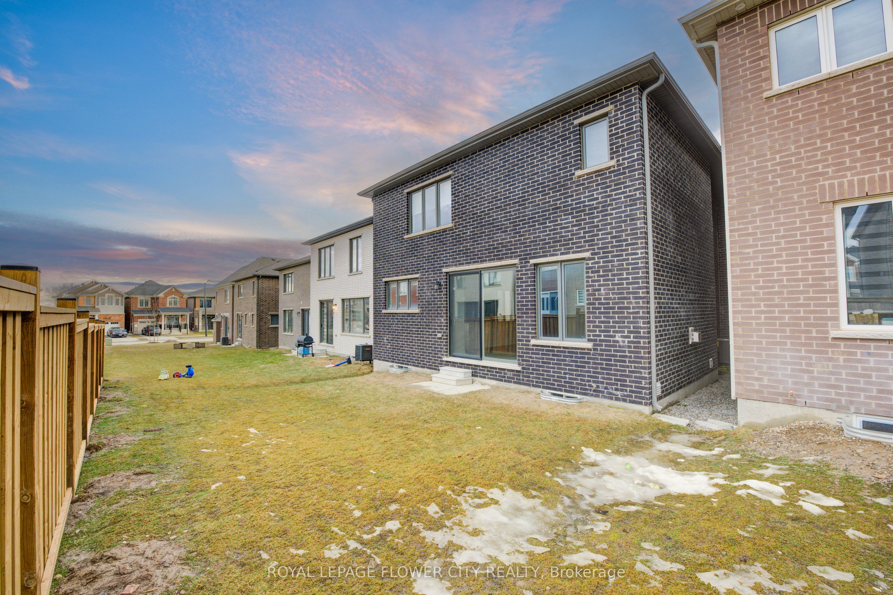 51 William Nador Street Property Photo 37