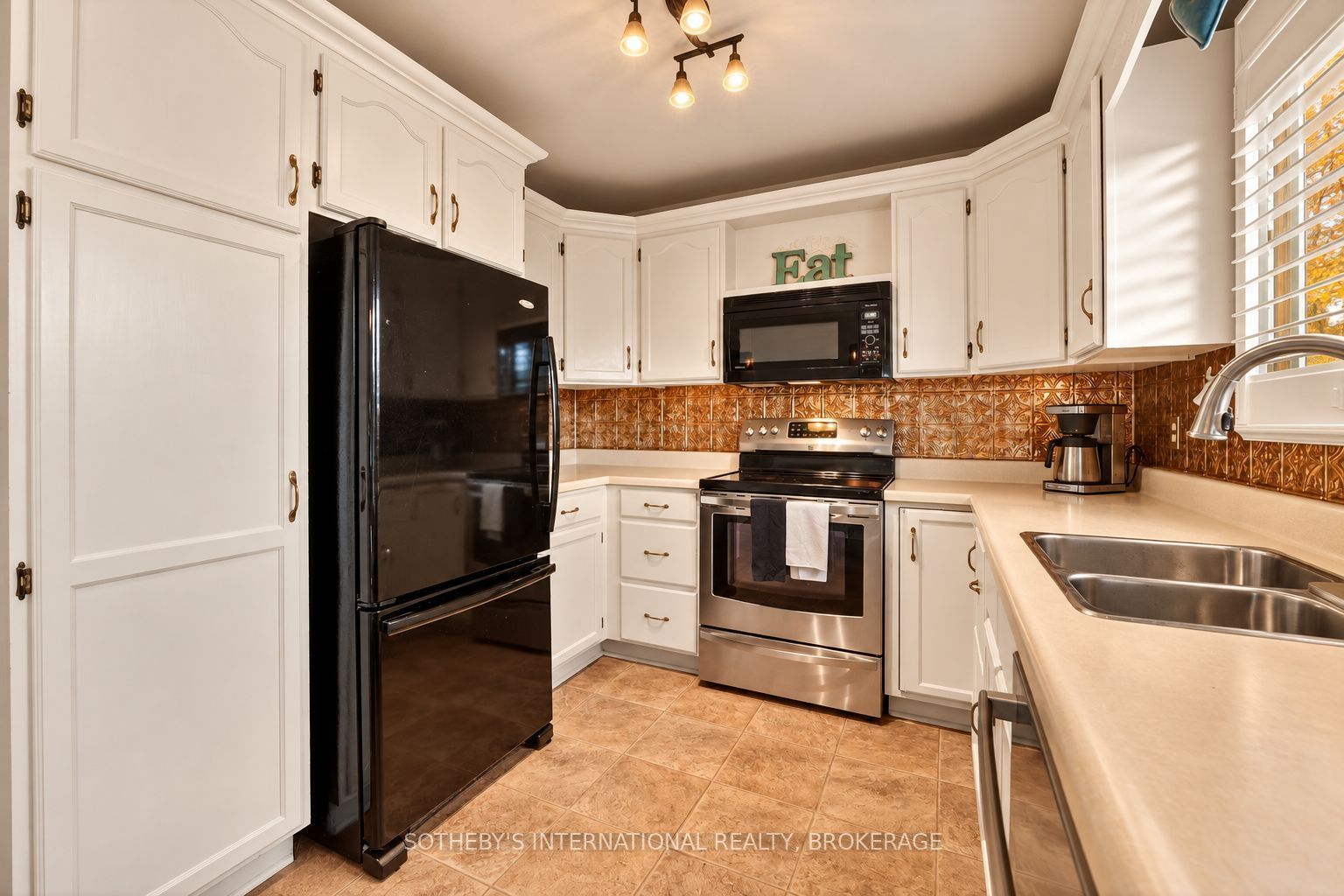 311 Main Street Property Photo 14