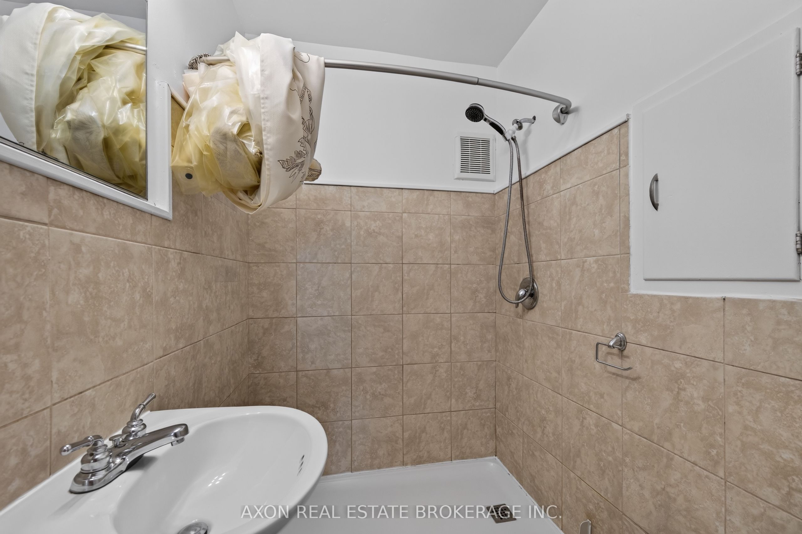497 Alfred Street Property Photo 12
