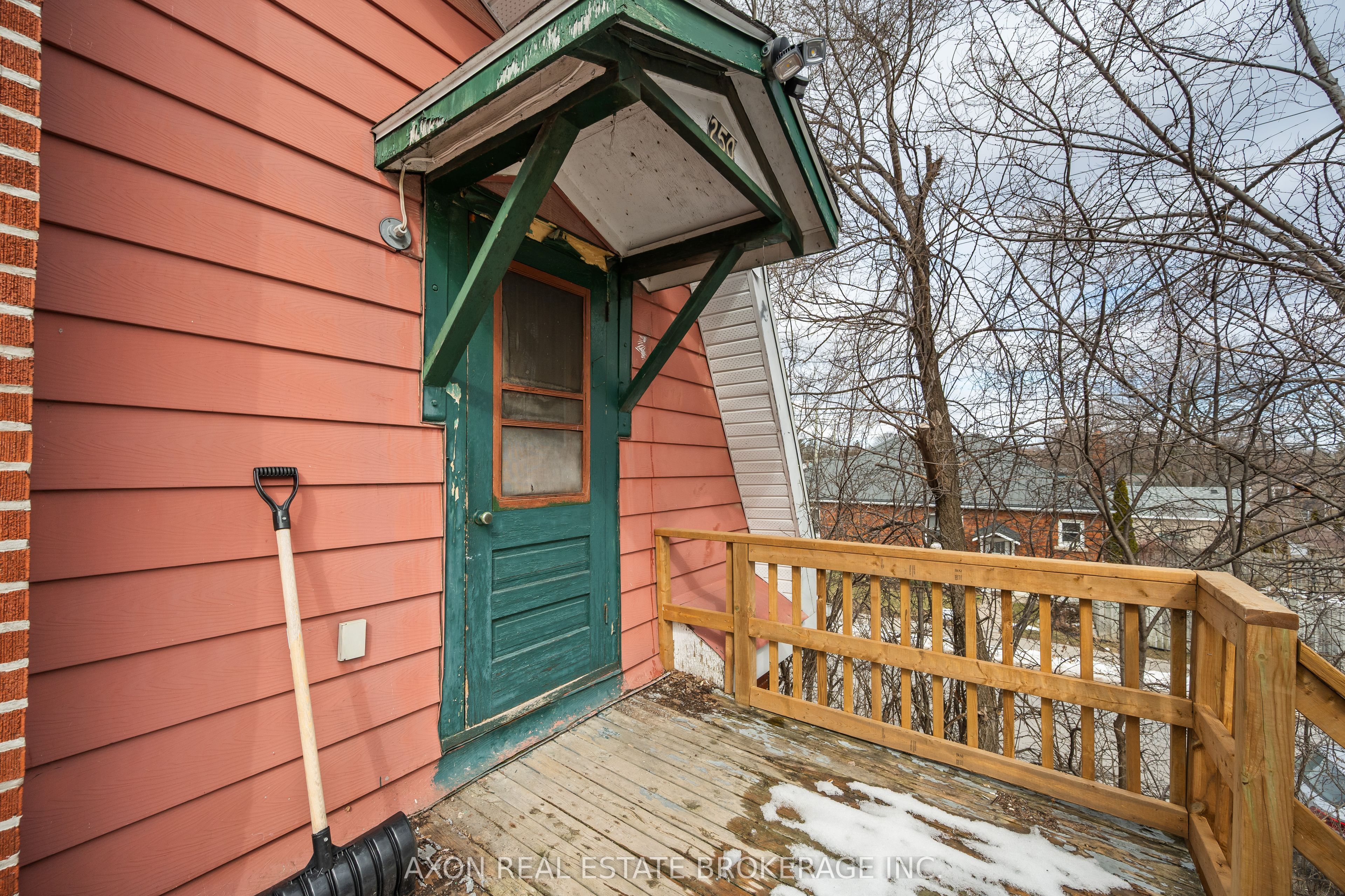 497 Alfred Street Property Photo 25