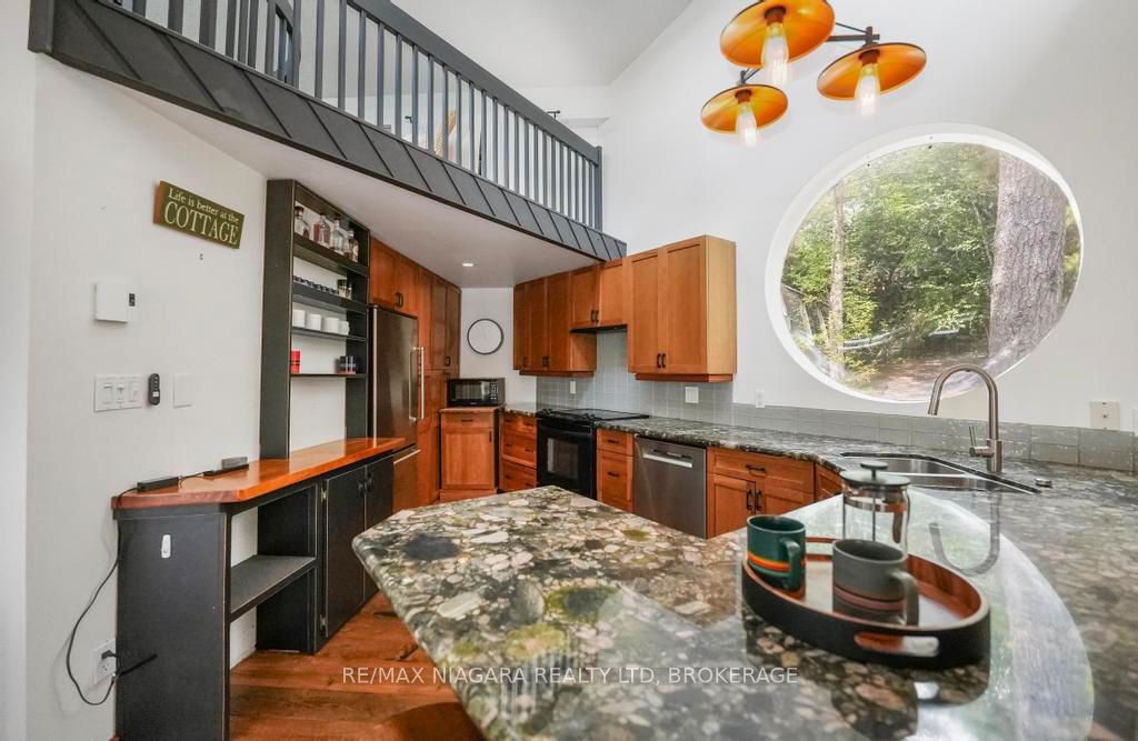 1009 Mercedes Drive N Property Photo 20