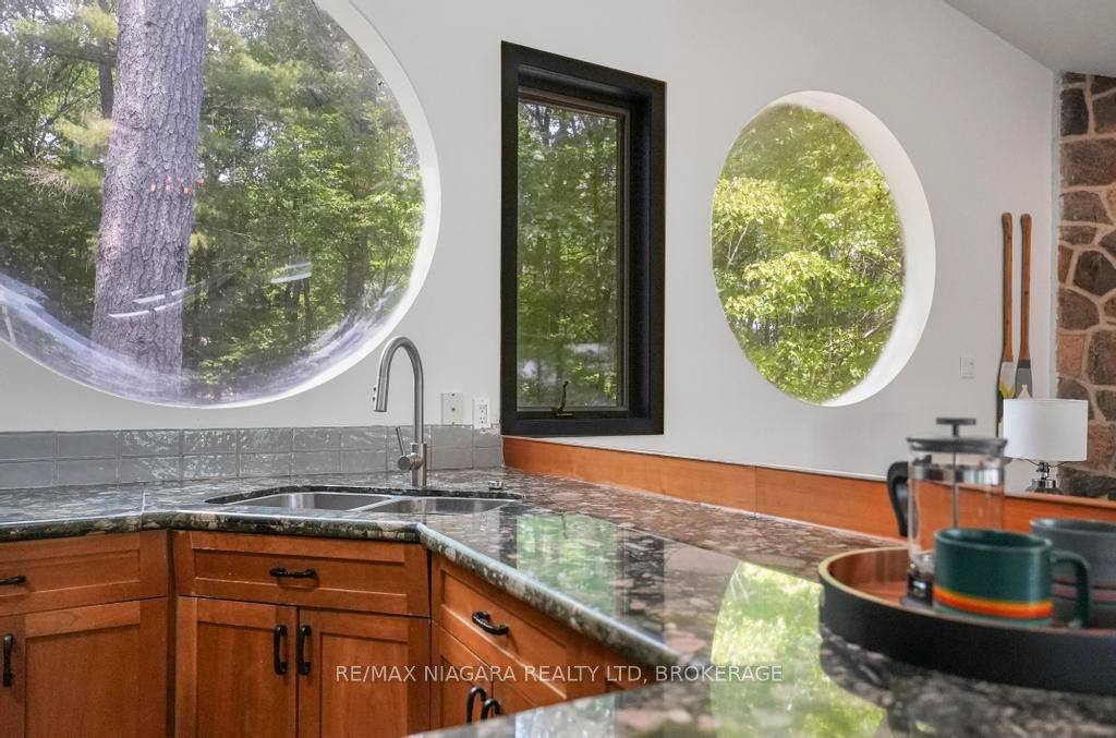 1009 Mercedes Drive N Property Photo 21