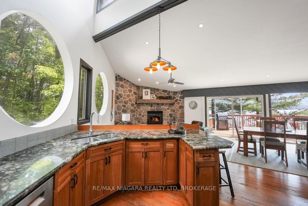 1009 Mercedes Drive N Property Photo 22