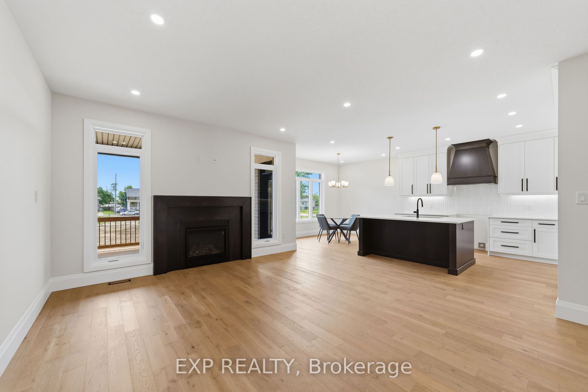 404 Erie Street Property Photo 4