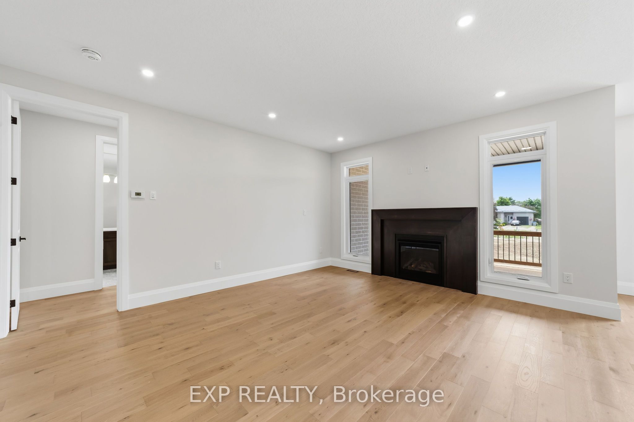 404 Erie Street Property Photo 6