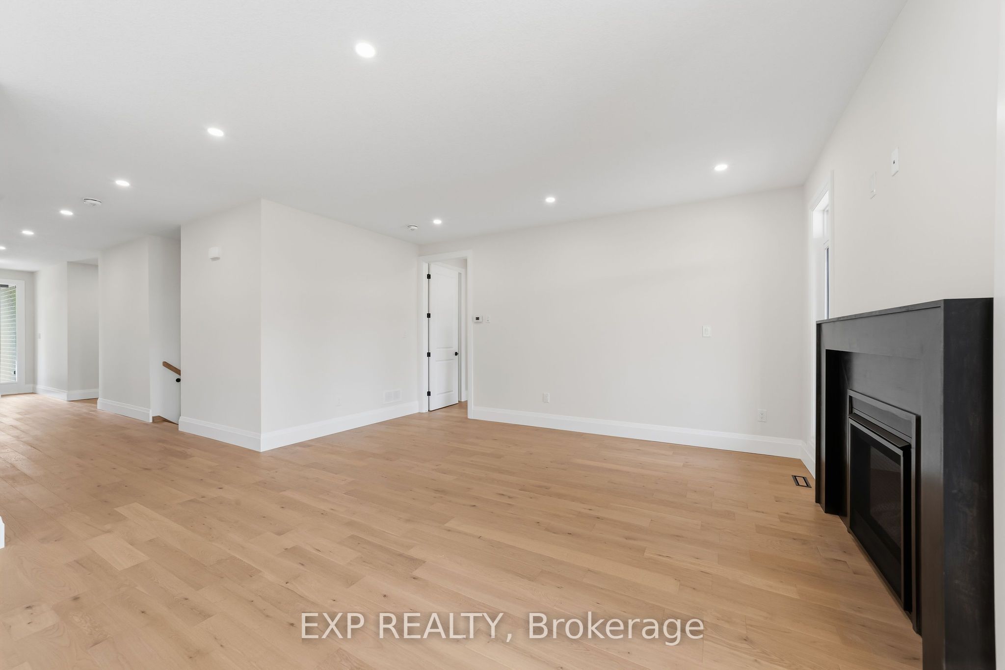 404 Erie Street Property Photo 8