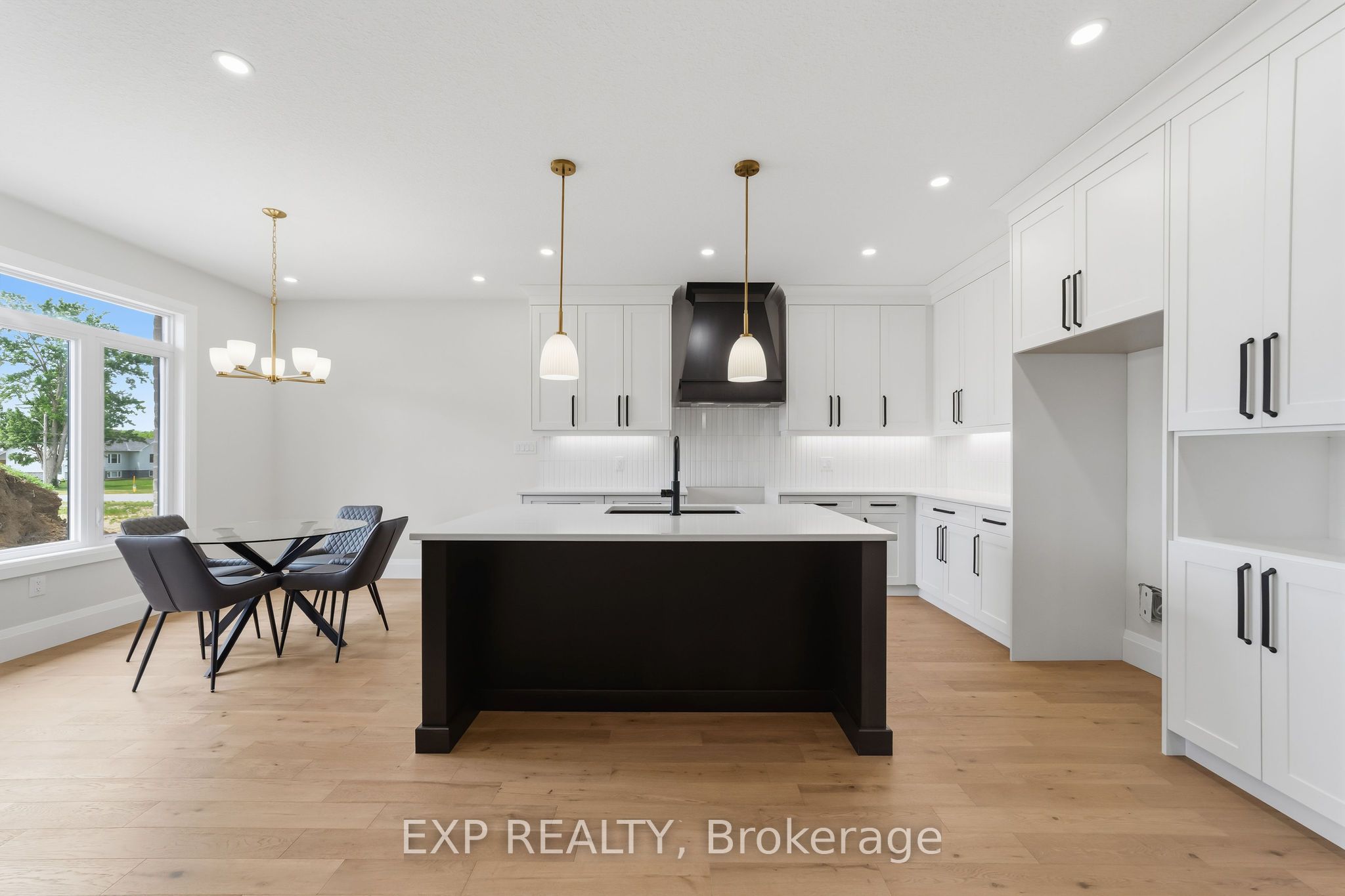 404 Erie Street Property Photo 10