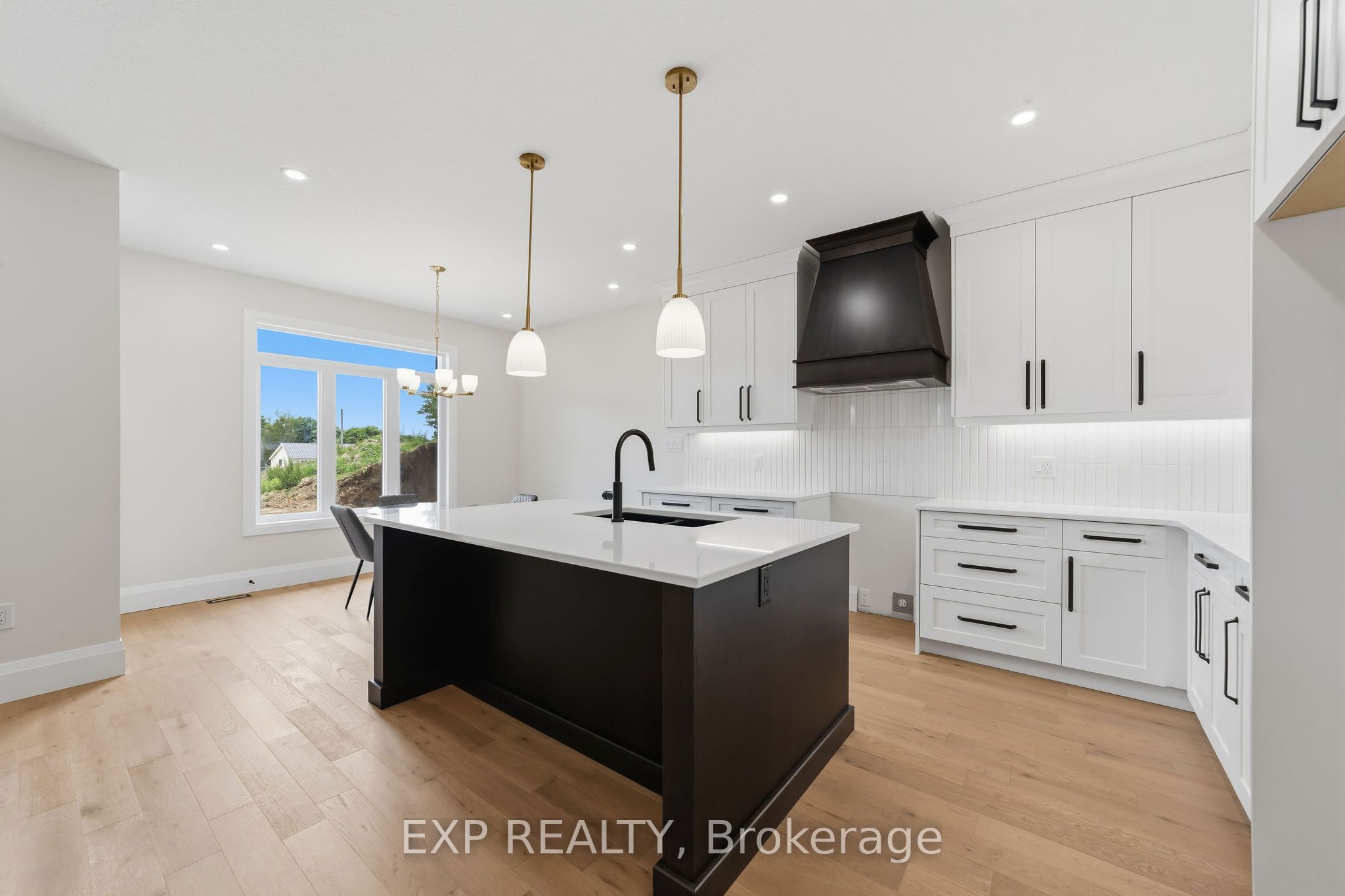 404 Erie Street Property Photo 11