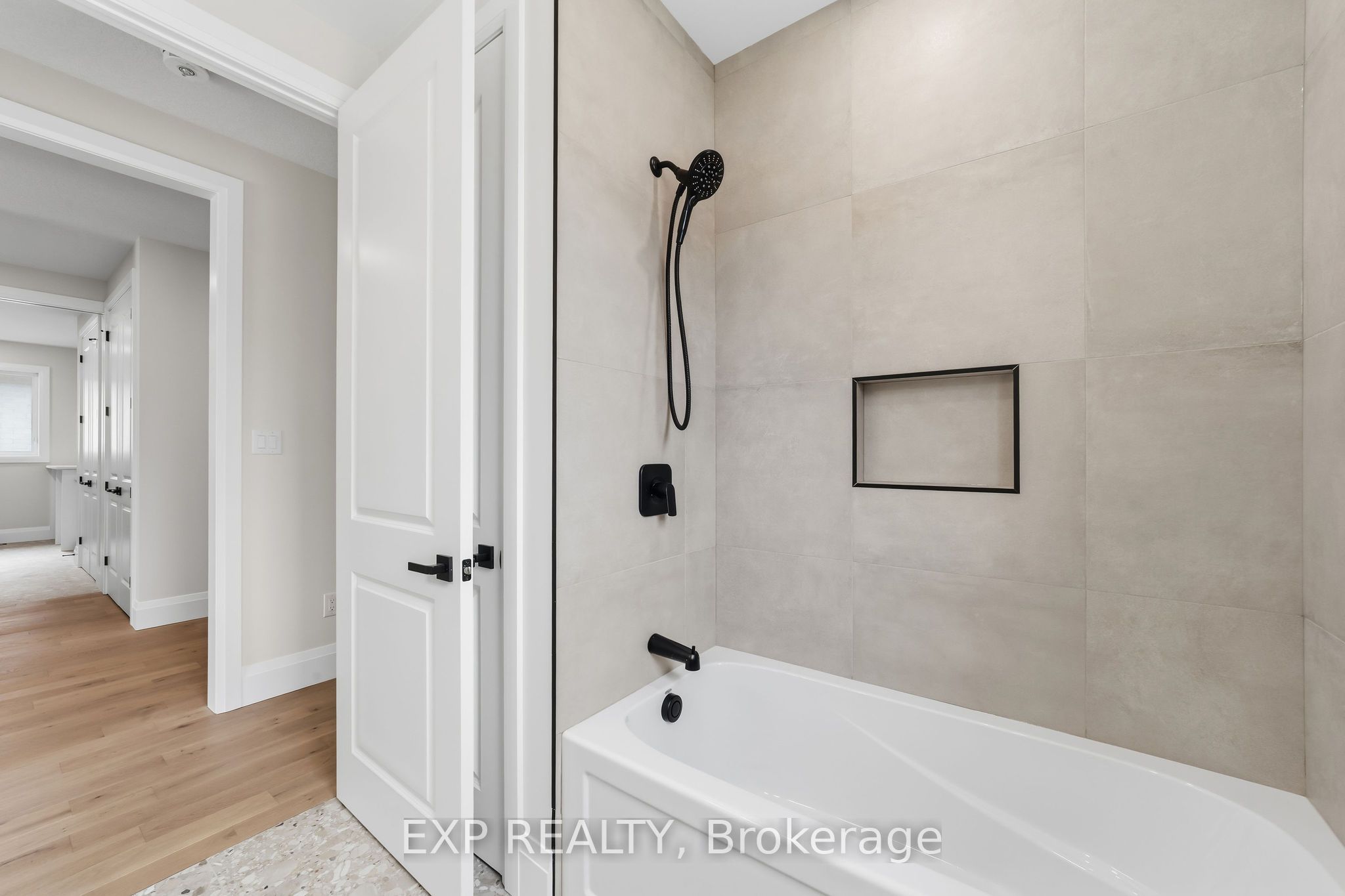 404 Erie Street Property Photo 22