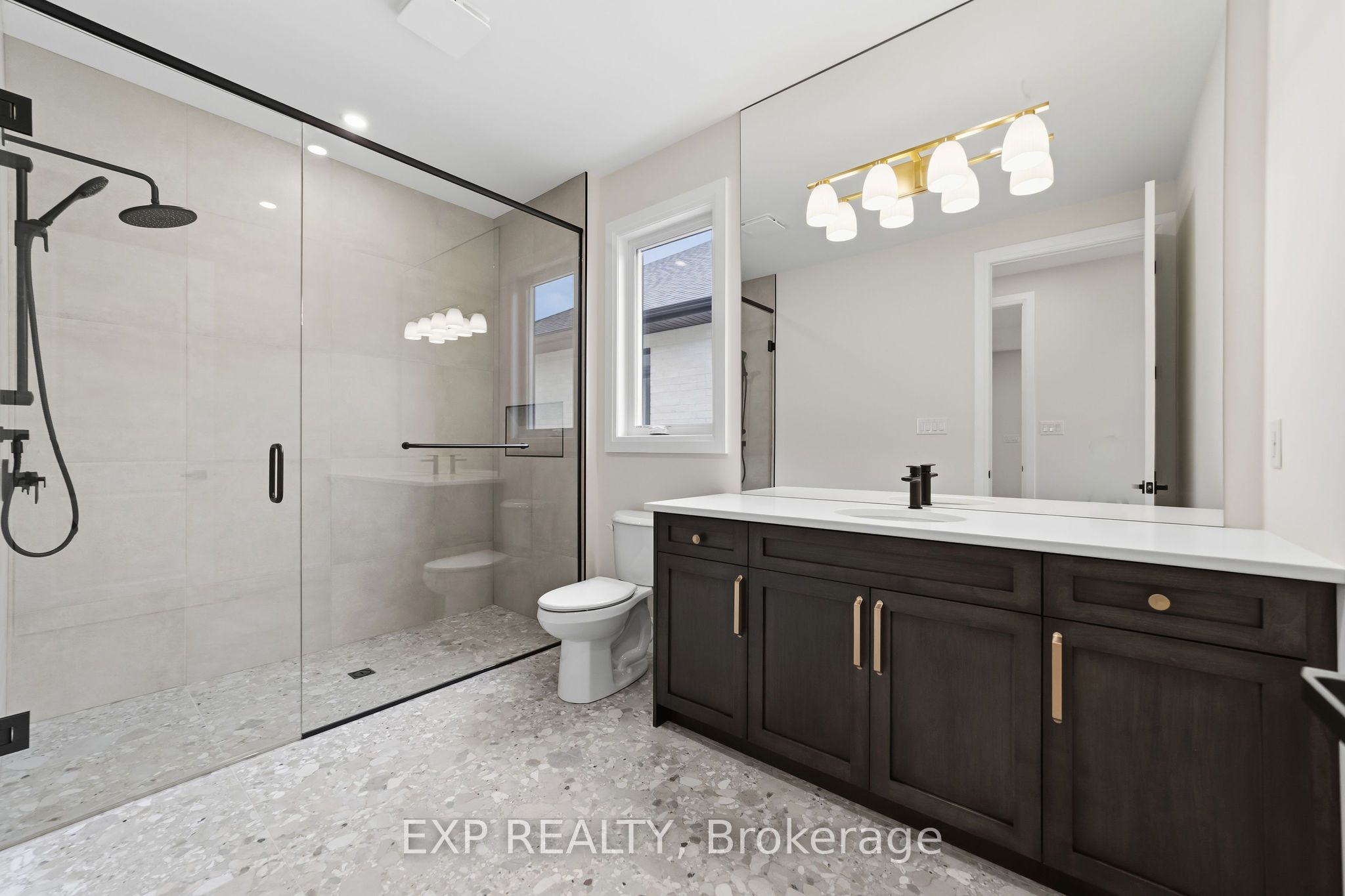 404 Erie Street Property Photo 27