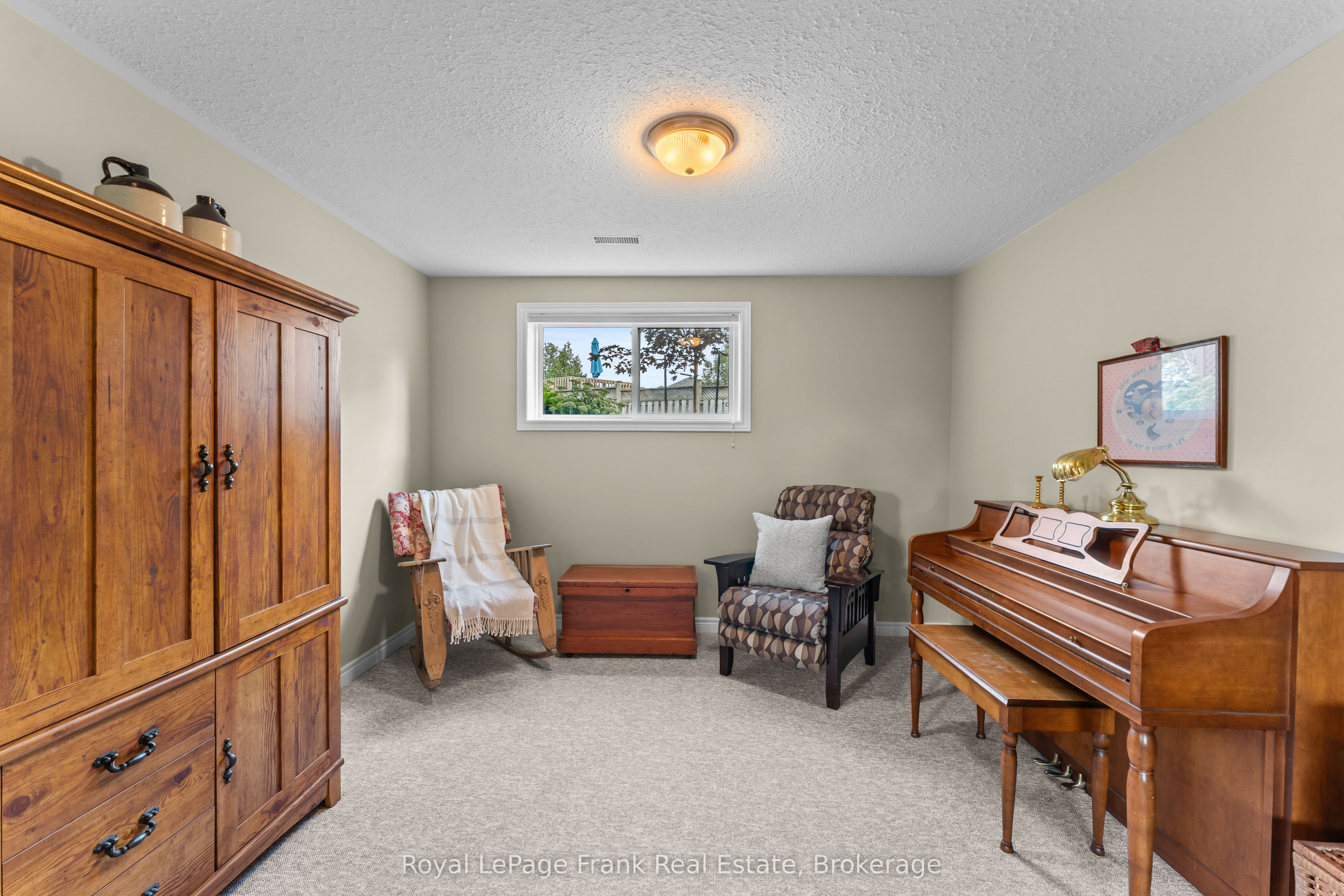 18 Matthews Court Property Photo 34