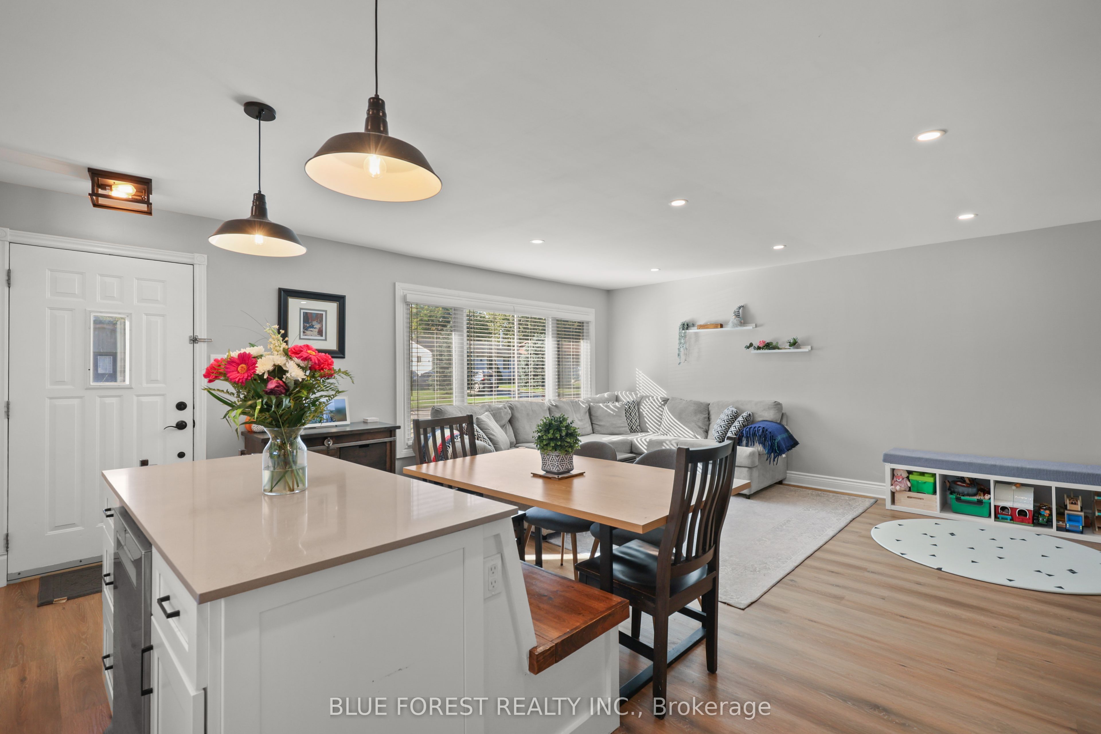 106 Harold Ct Court Property Photo 10