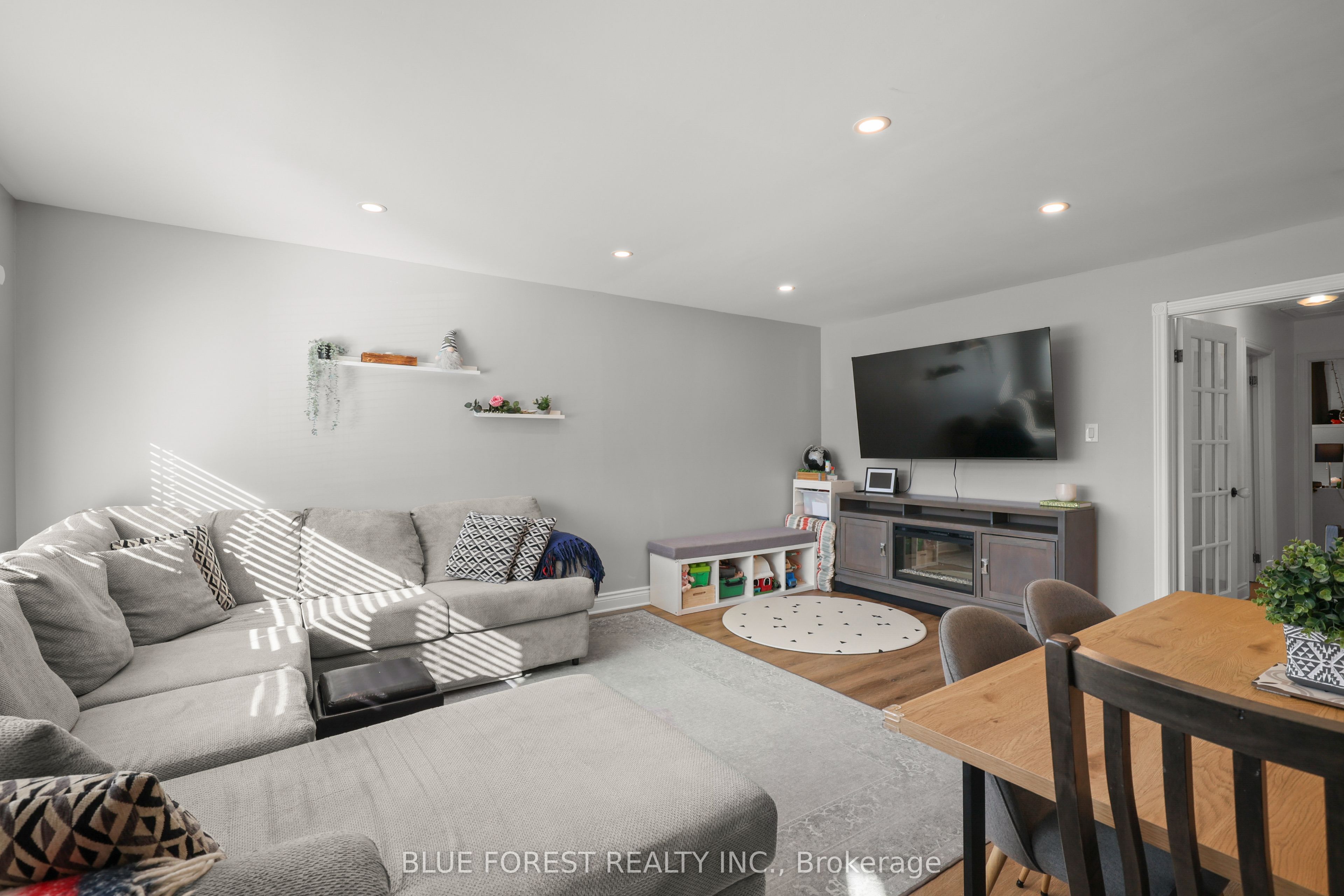106 Harold Ct Court Property Photo 13