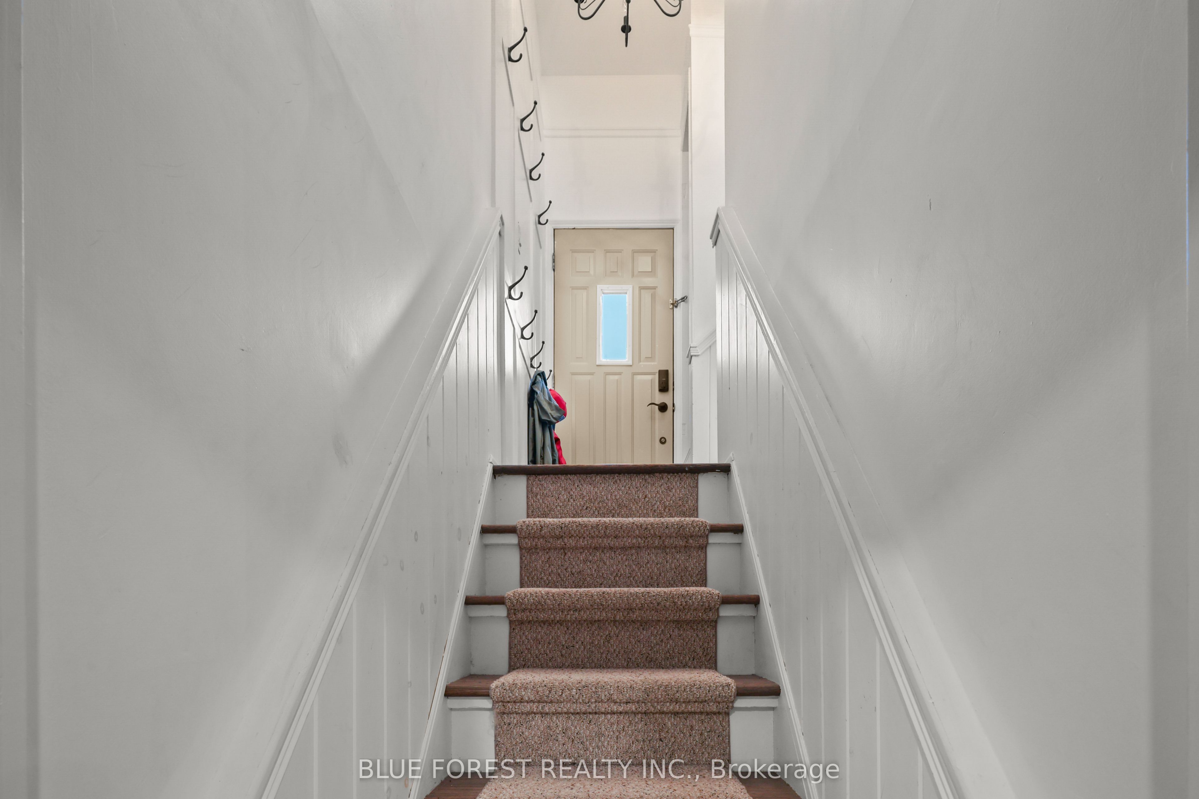 106 Harold Ct Court Property Photo 26