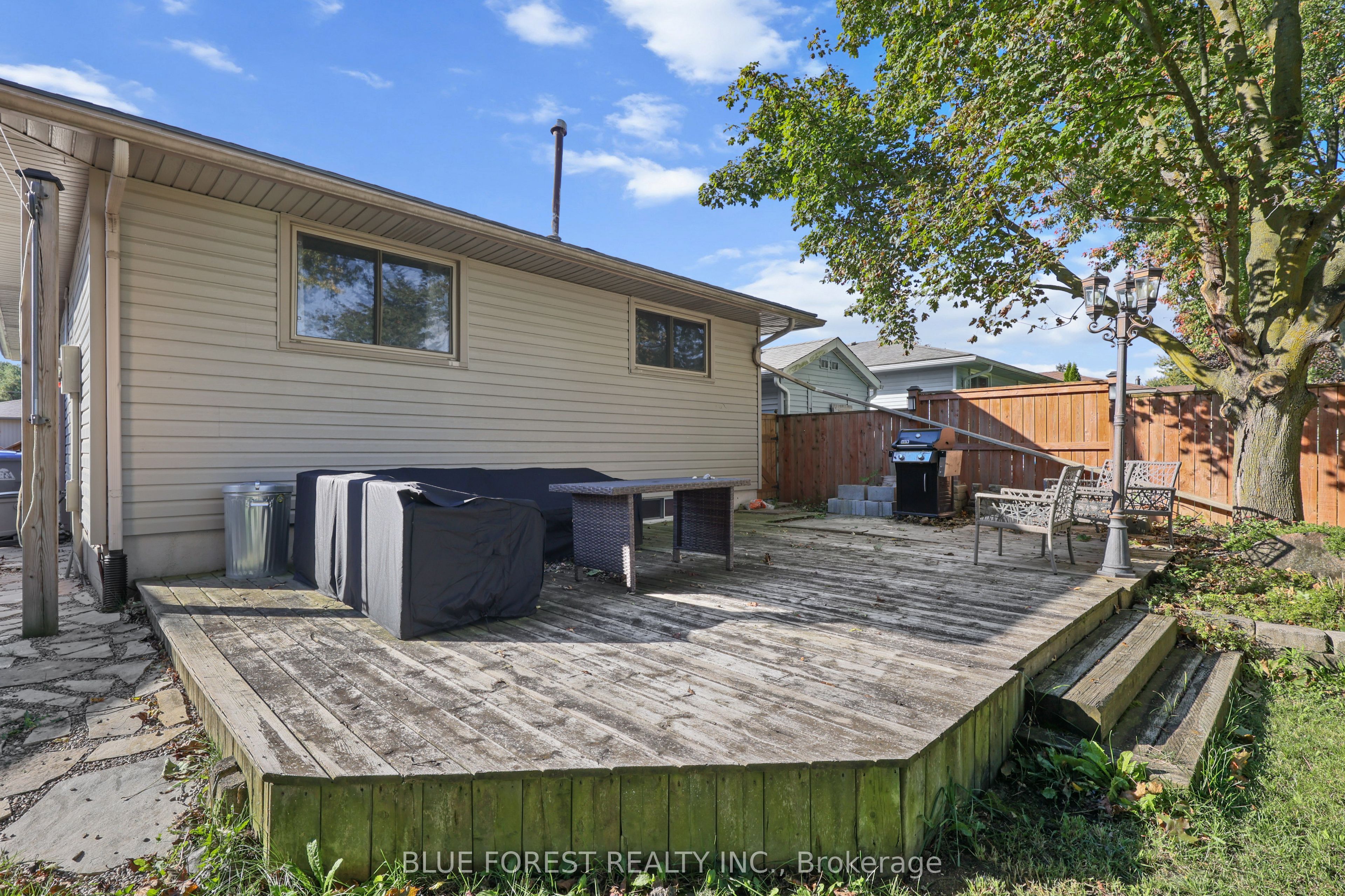 106 Harold Ct Court Property Photo 38