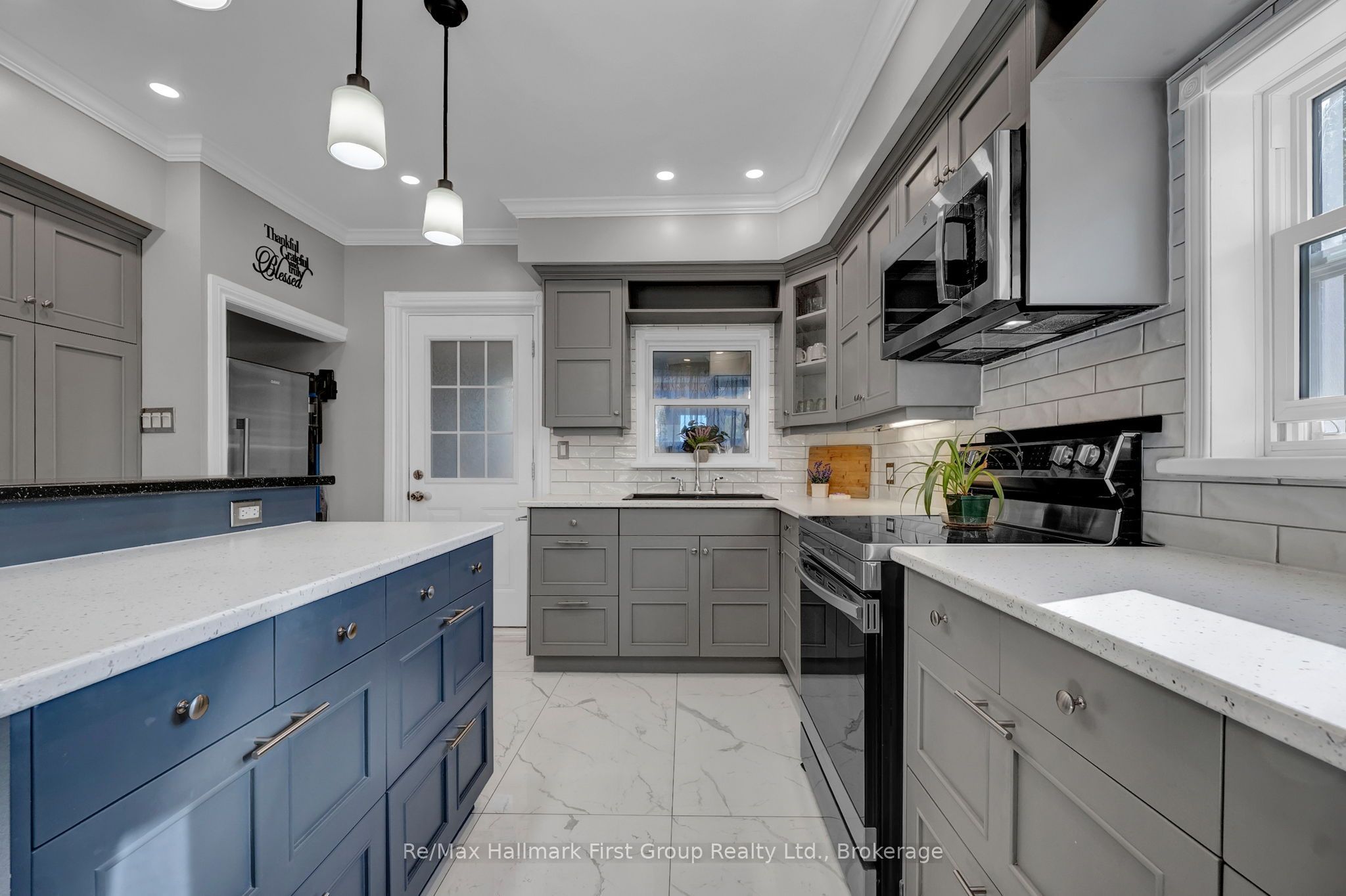 5 Elgin Street N Property Photo 5