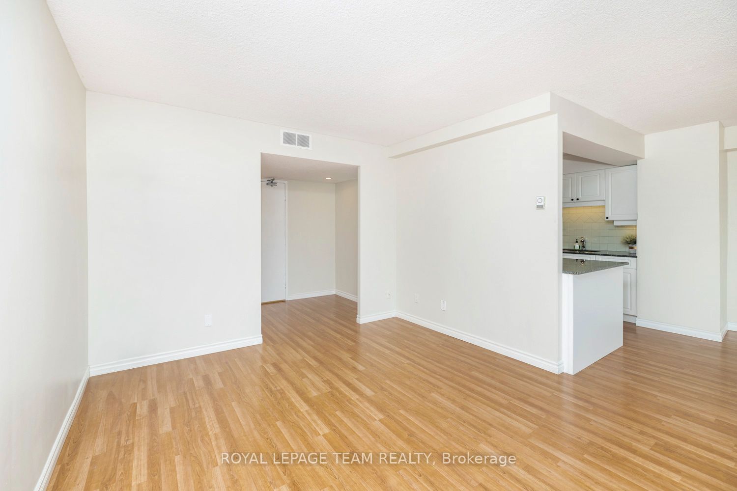 370 Dominion Avenue 705 Property Photo 7