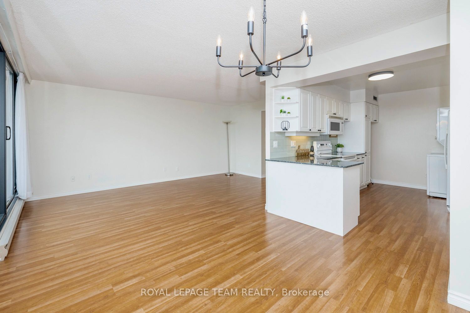 370 Dominion Avenue 705 Property Photo 12