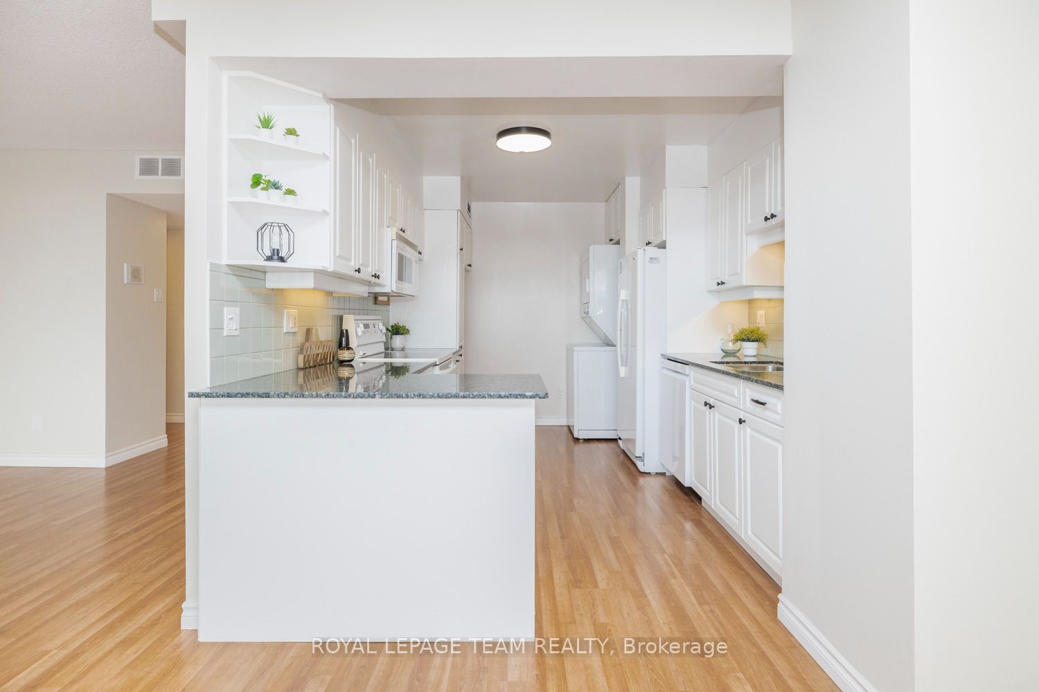 370 Dominion Avenue 705 Property Photo 13