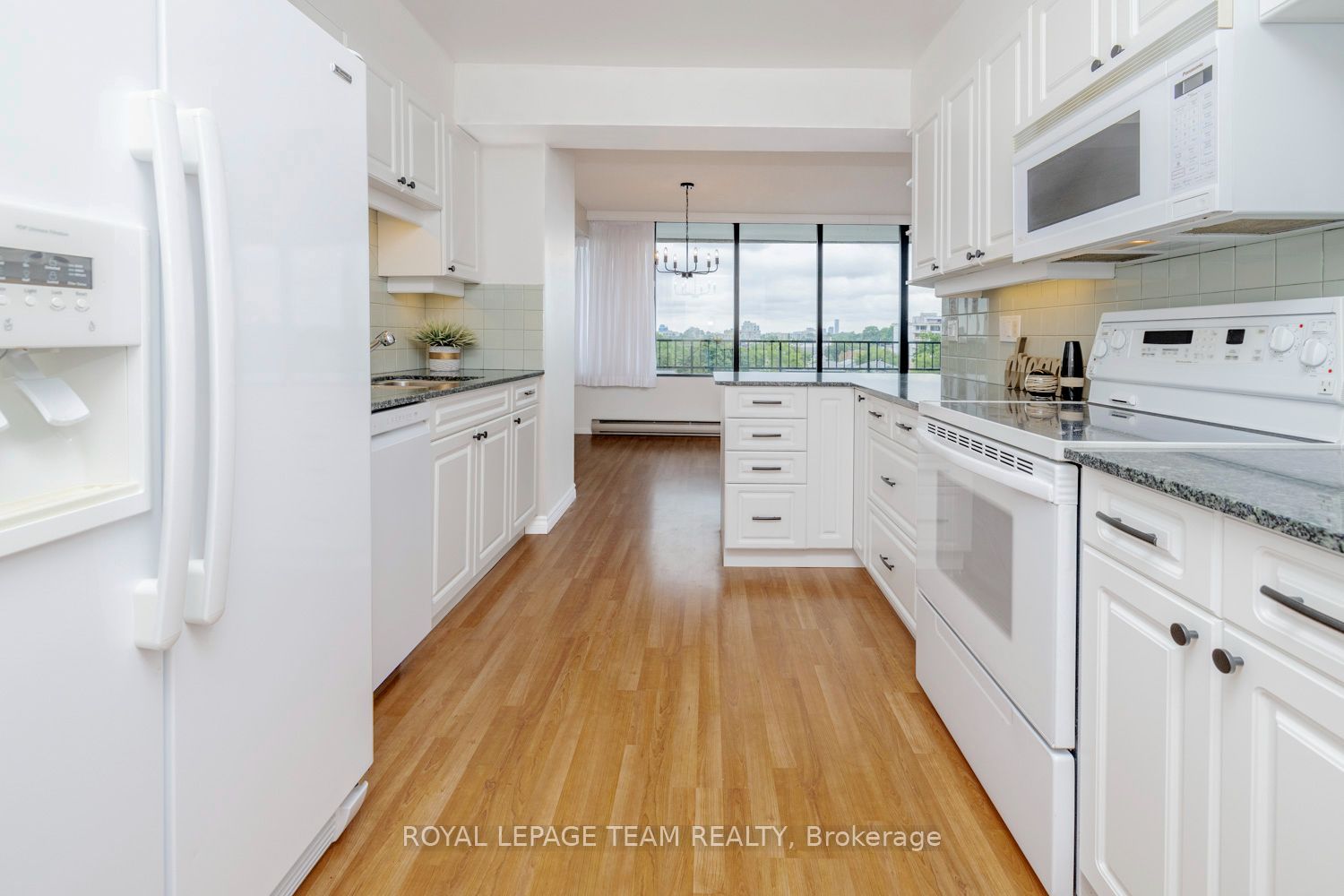 370 Dominion Avenue 705 Property Photo 14
