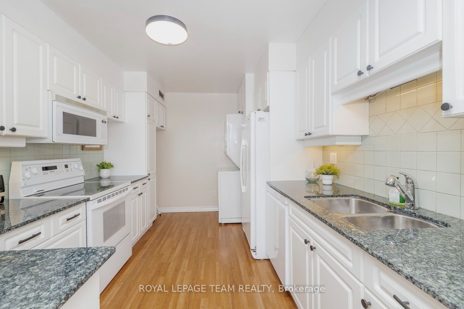 370 Dominion Avenue 705 Property Photo 15