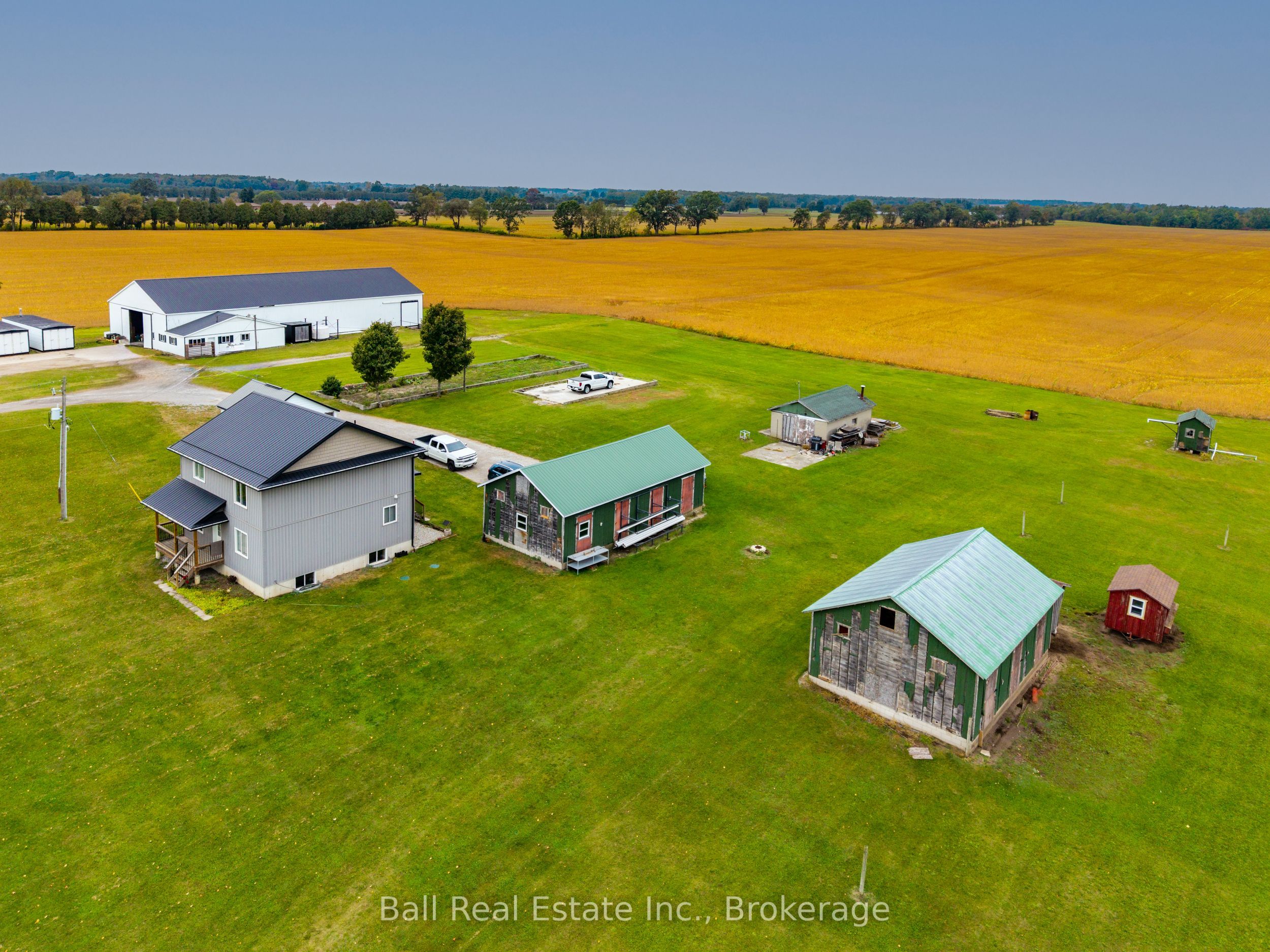 126183 Mall Road Property Photo 4