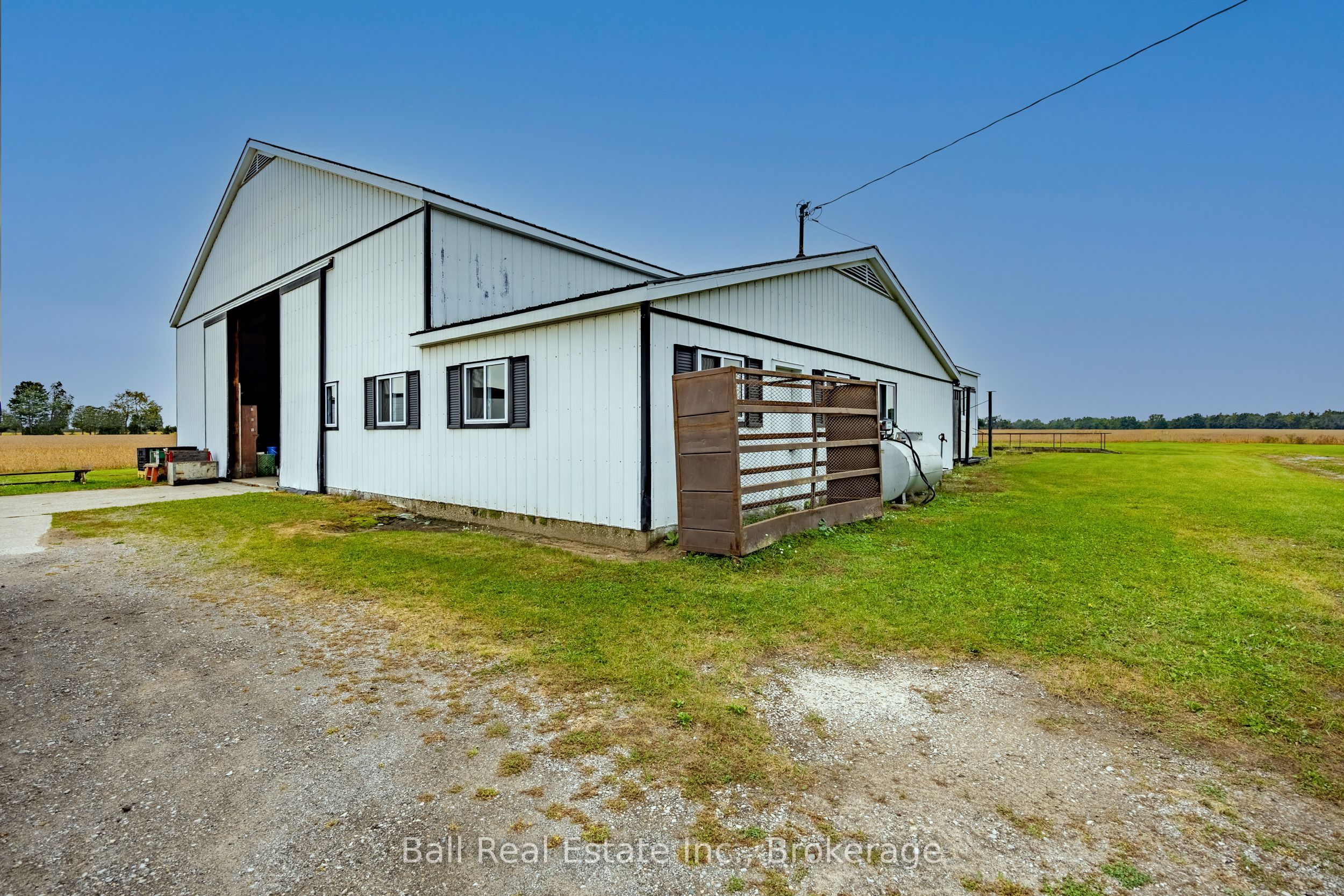 126183 Mall Road Property Photo 7